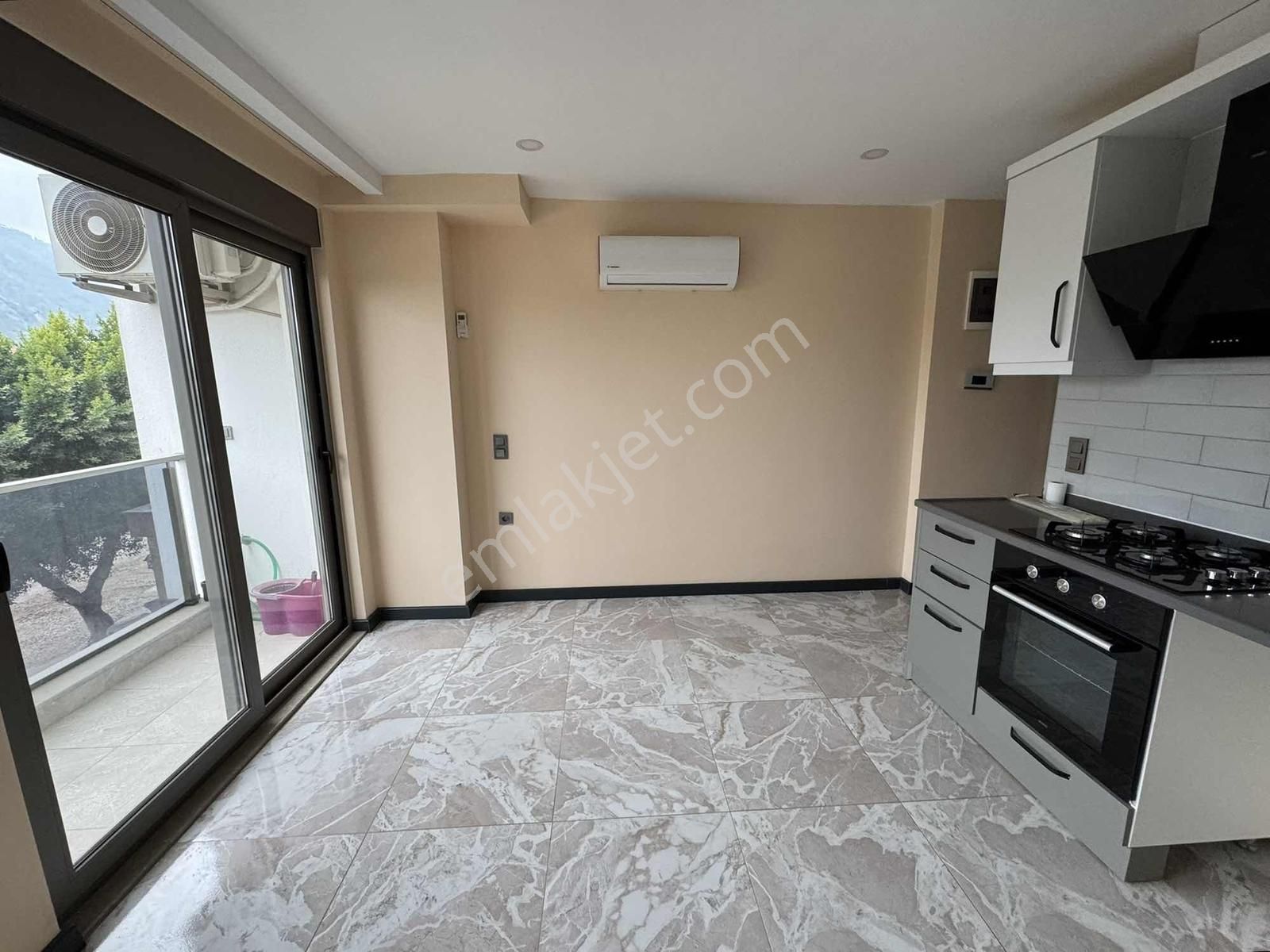 Antalya Konyaaltı Hastane Karşısı D.gazlı Kiralık 1+1 Daire - Görsel 11