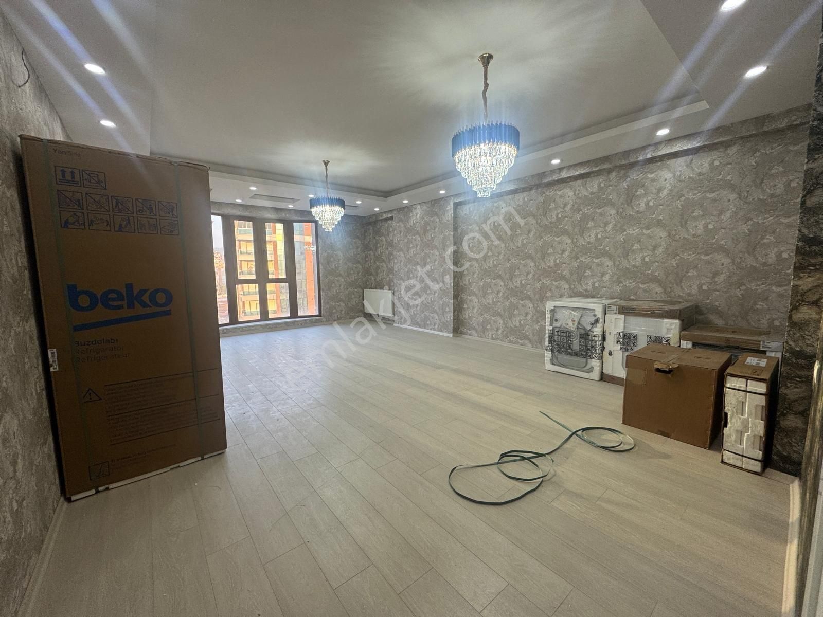 Şenevlerde Satılık 300 M2 7+1 Ultra Lüks Dubleks - Görsel 3