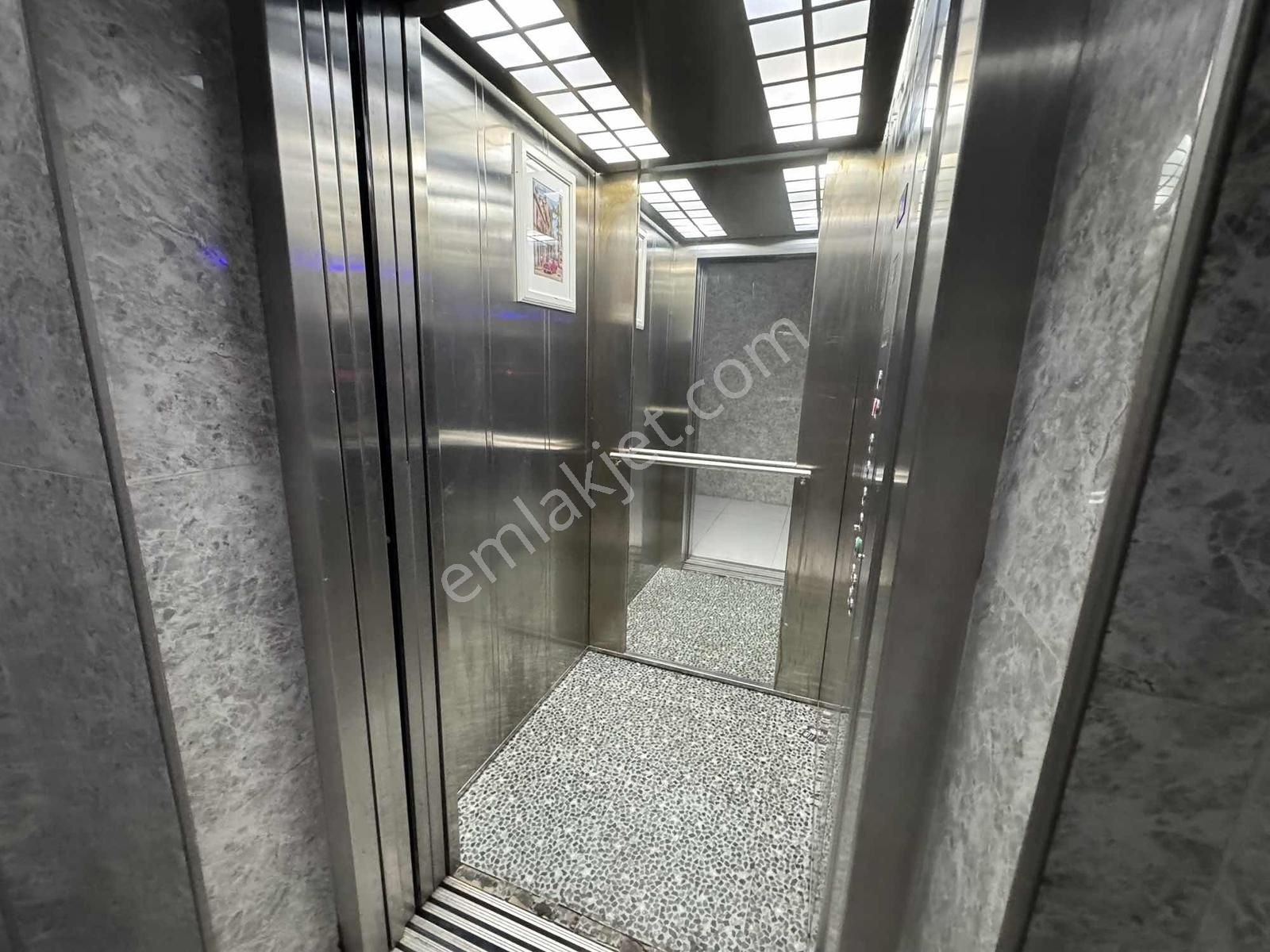 Antalya Konyaaltı Liman'da Kiralık 1+1 Daire Depozito Yok - Görsel 23