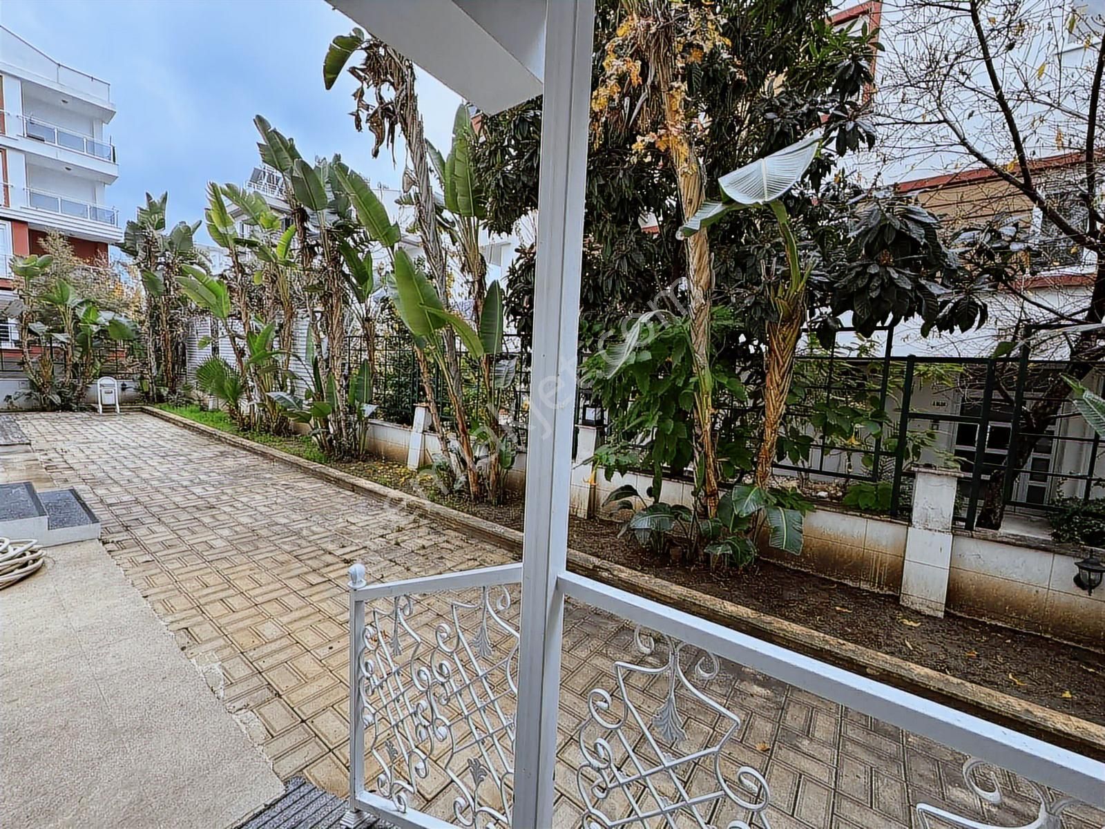 Antalya Konyaaltı Liman'da Kiralık 1+1 Daire Depozito Yok - Görsel 2