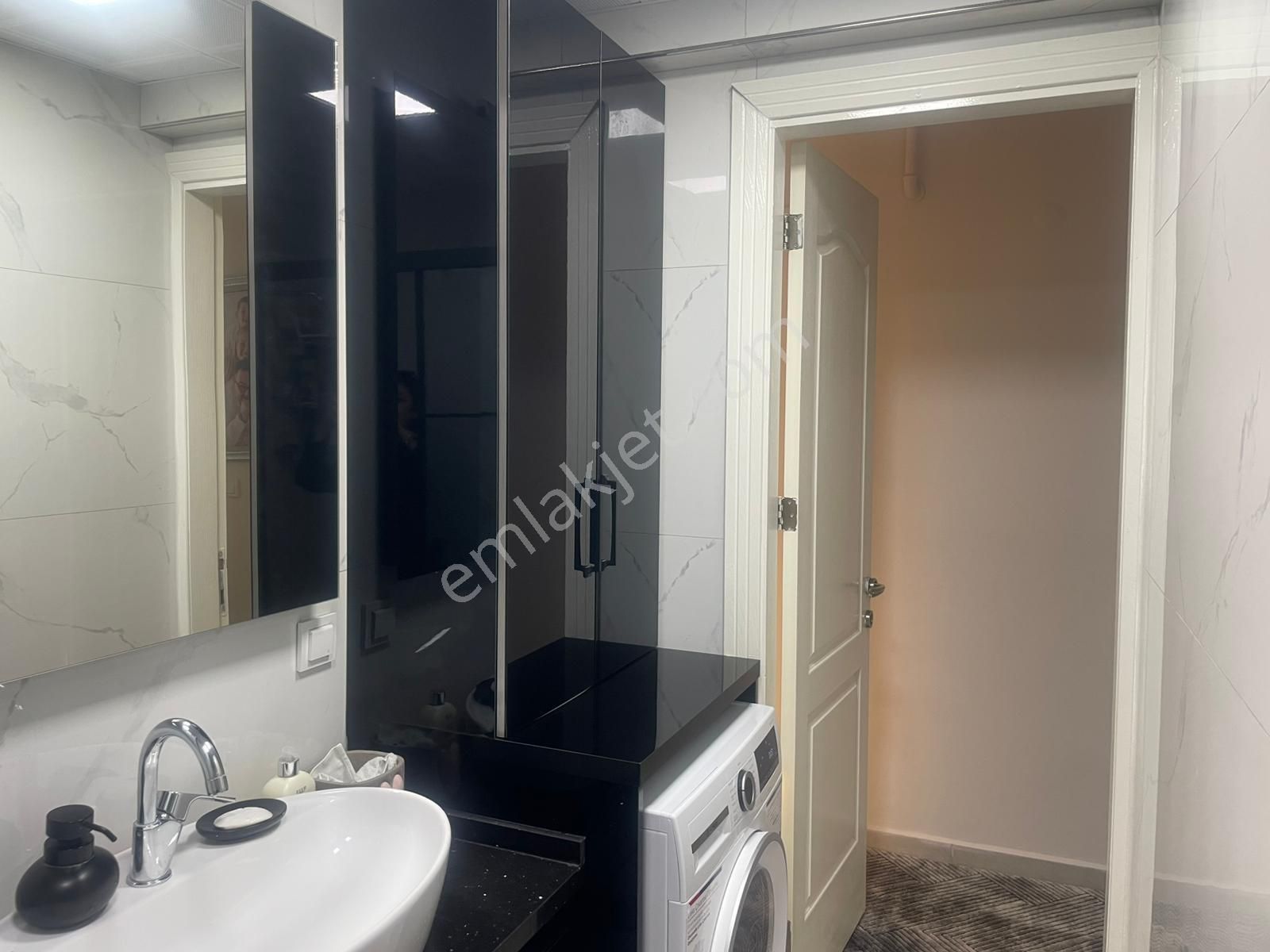 Girne Caddesi Yakını İyi Konum'da Geniş 2+1 Satılık Daire - Görsel 17