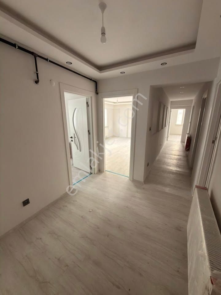 Aydın / Nazilli – Eski Devlet Hastanesi Mevkii Köşebaşı, Geniş Ve Aydınlık 3+1 Satılık Daire - Görsel 3