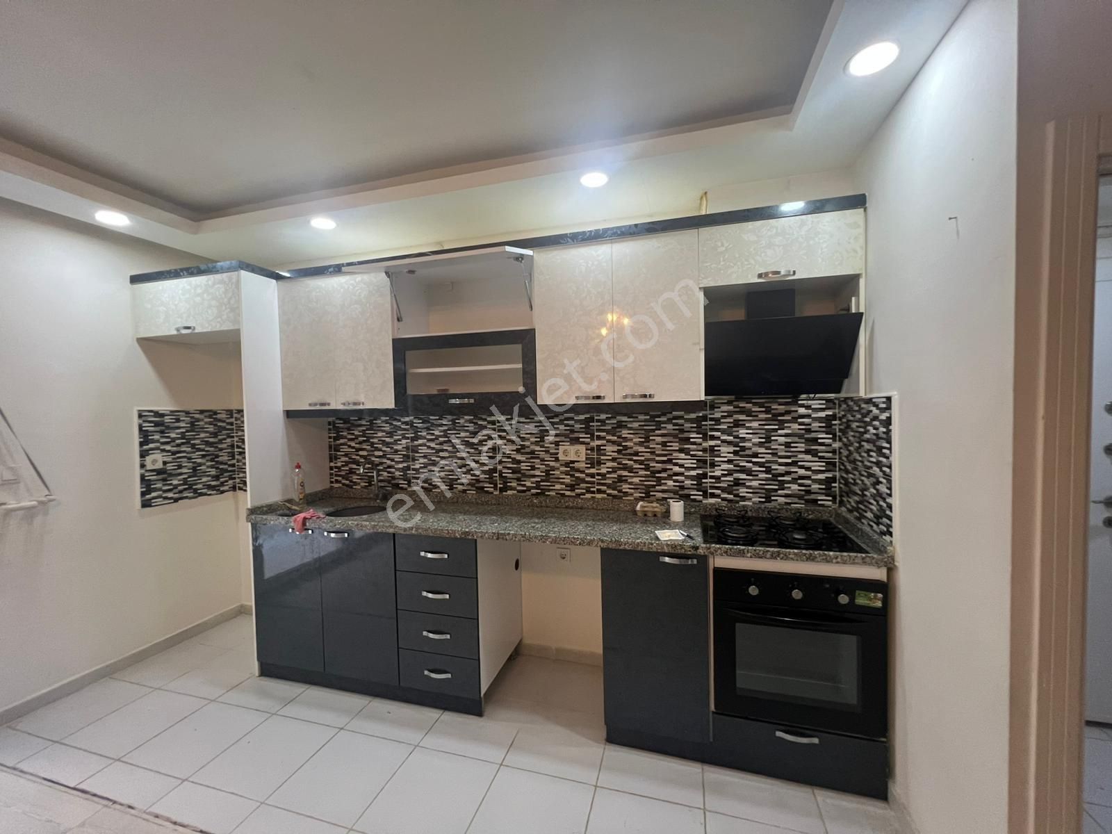 Antalya Konyaaltı Hurma Mahallesi'nde Kiralık 2 + 1 Boş Eşyasız - Görsel 14