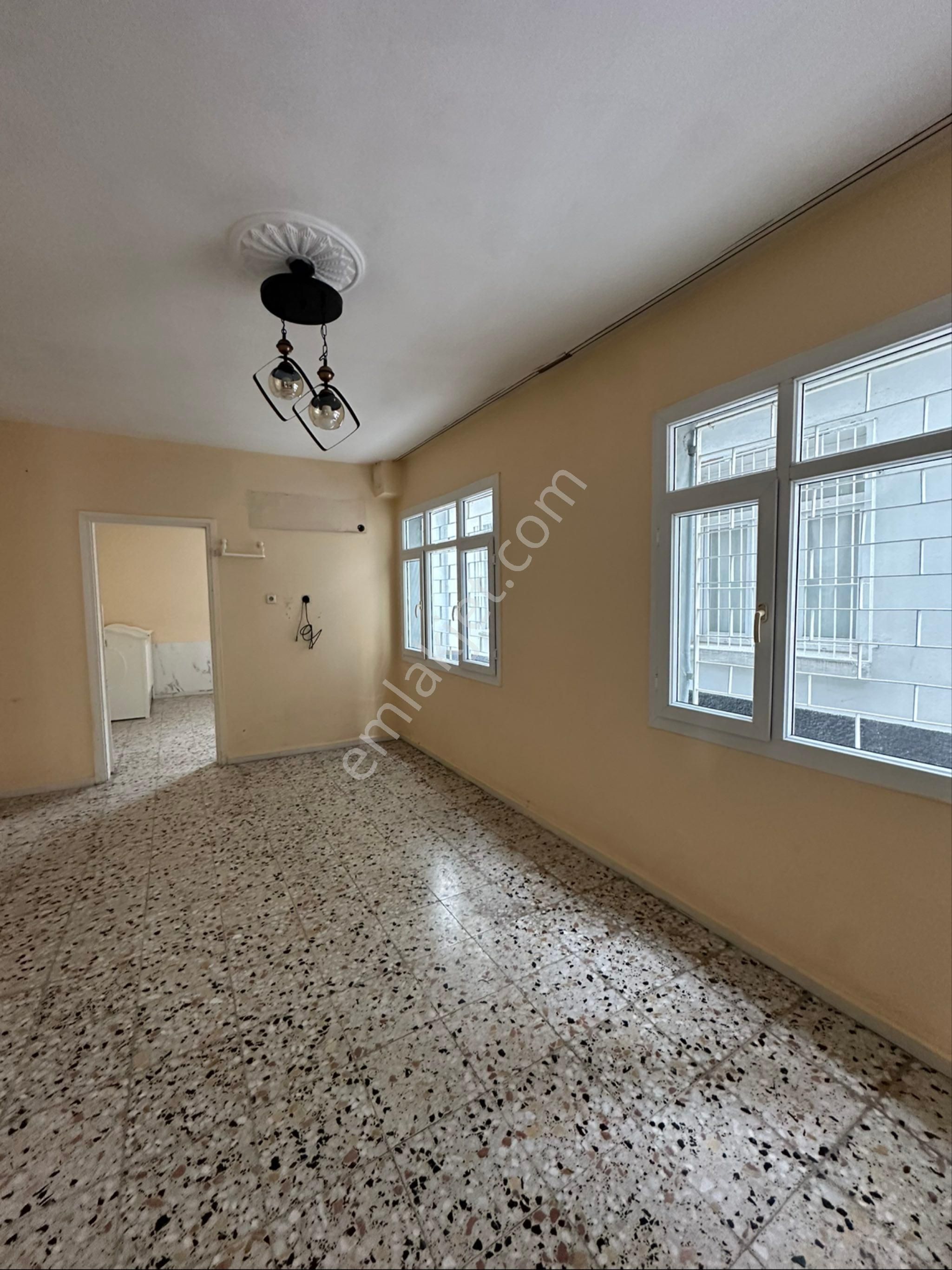 Demetevler’de 2+1 K.mutfak Kiralık Müstakil - Görsel 8