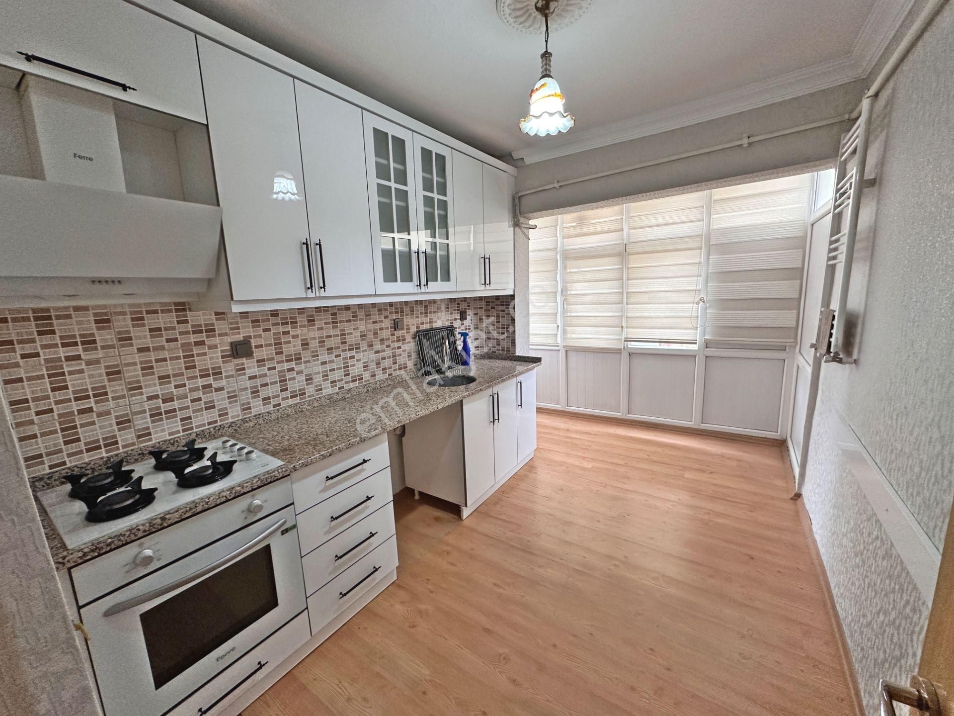 Cebeci Şehitlik Yakınında Full Yapılı Balkonlu 3+1 Kiralık Daire