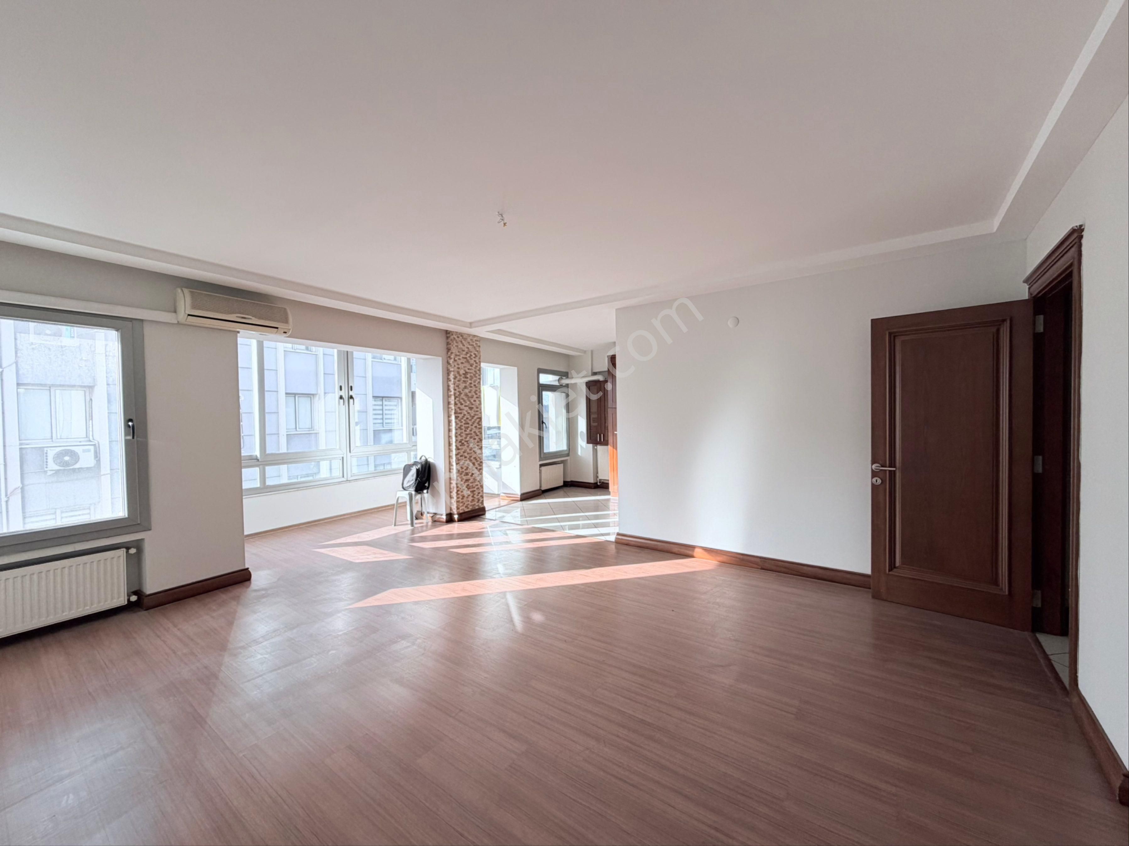 Balçova'da Fahrettin Altay Meydanı Yakınında 3+1 Kiralık Daire - Görsel 5