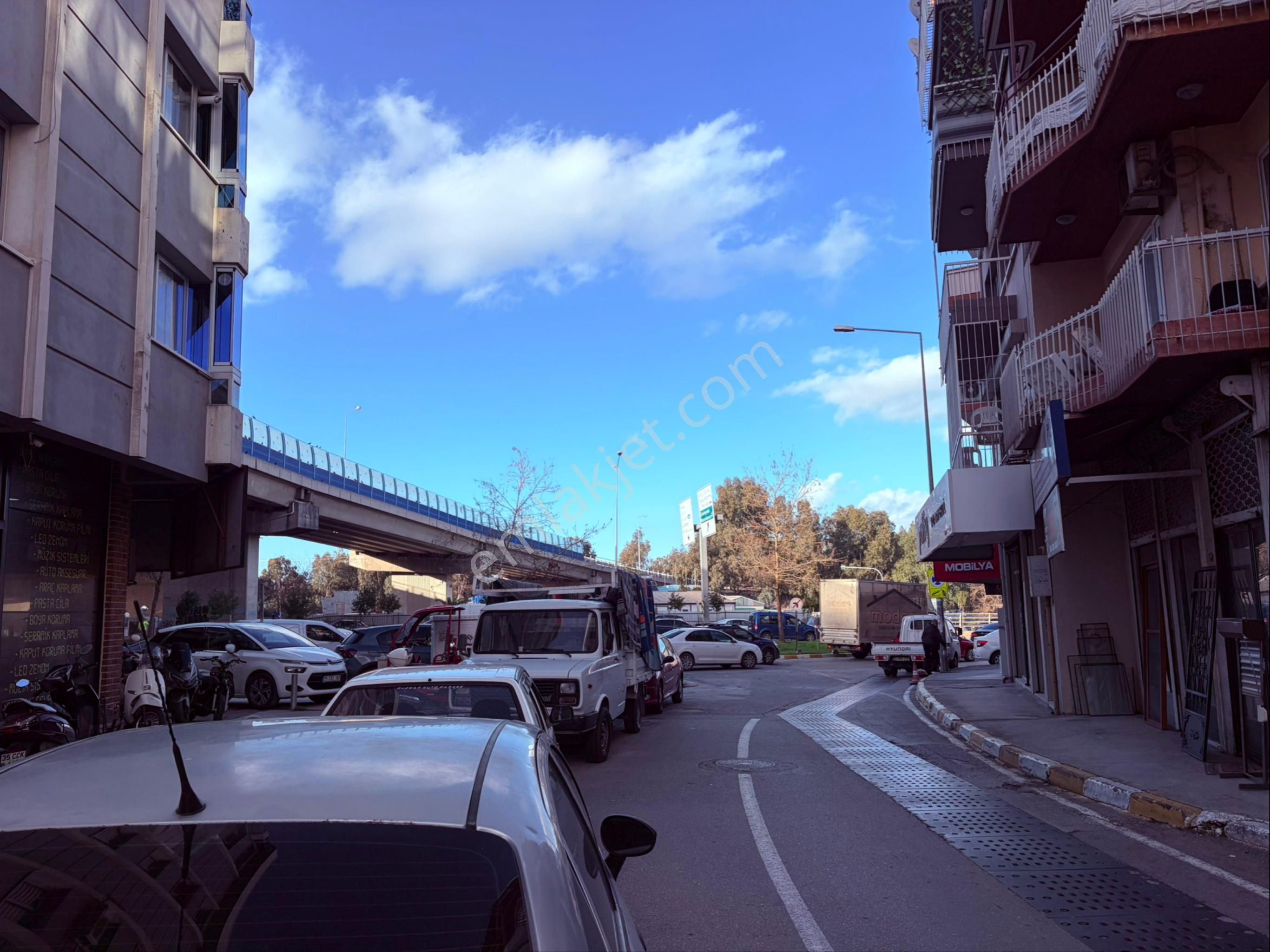 Balçova'da Fahrettin Altay Meydanı Yakınında 3+1 Kiralık Daire - Görsel 27