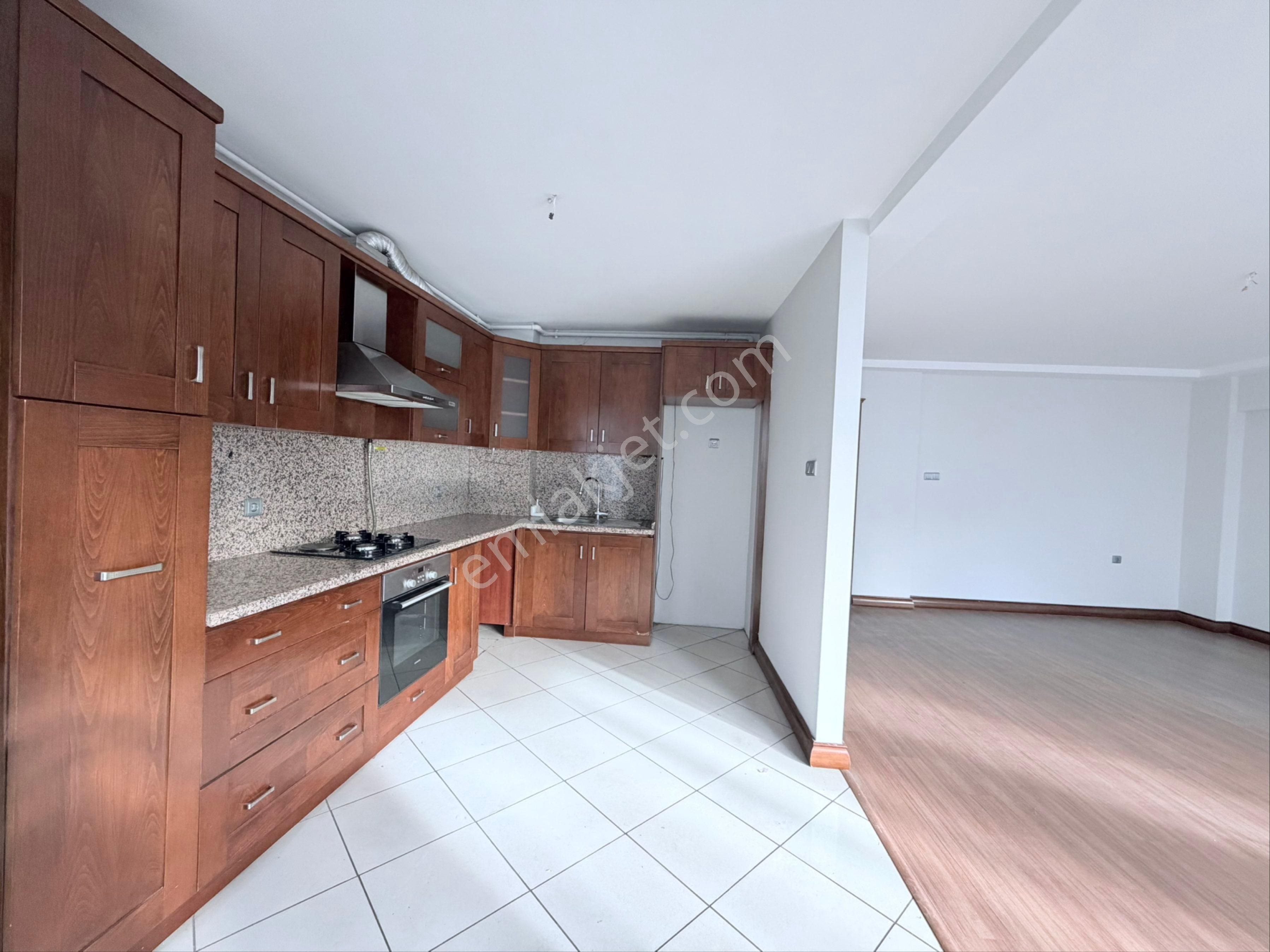 Balçova'da Fahrettin Altay Meydanı Yakınında 3+1 Kiralık Daire - Görsel 8