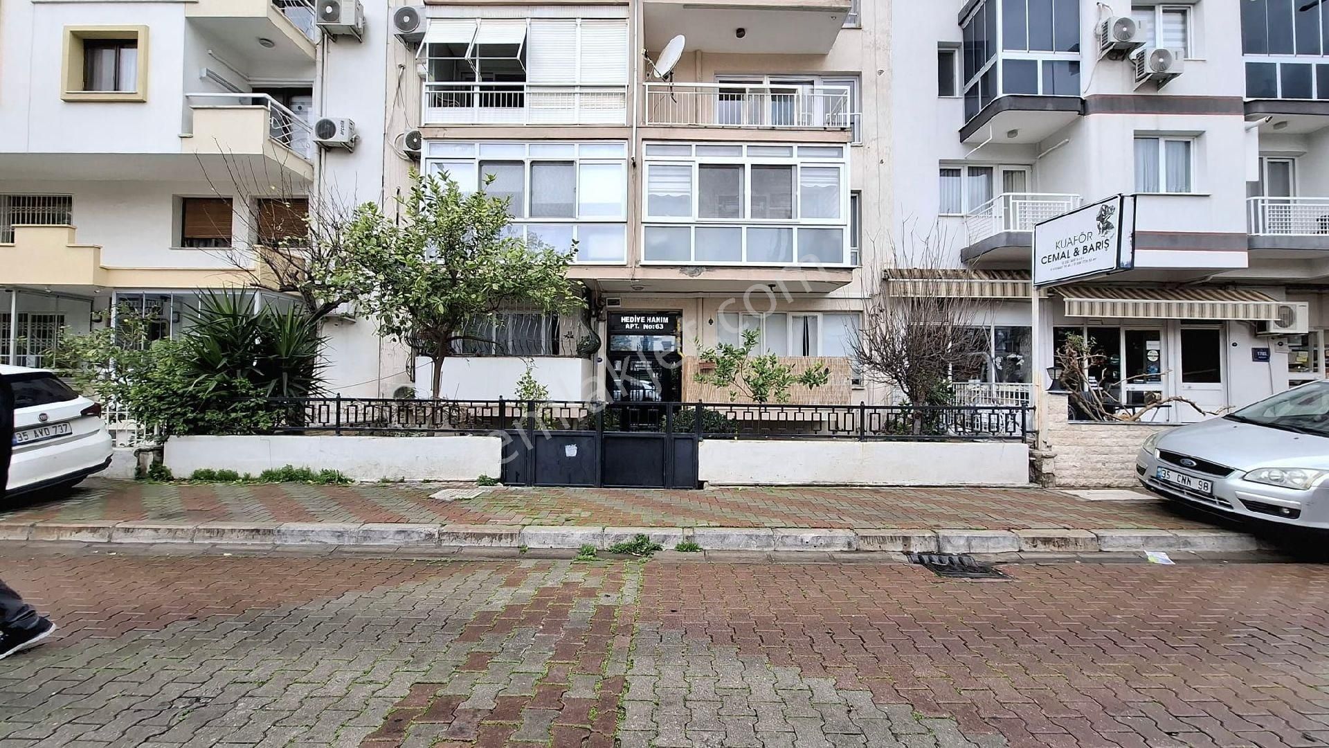 Bostanlı' Da Mürşide Akyüz Yakını 3+1