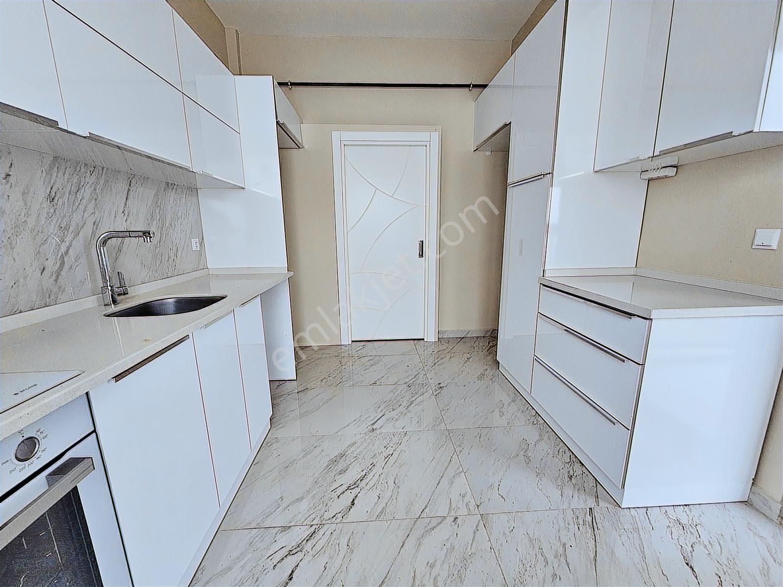 Atatürk Mah. Havuzlu Site Özel Tasarım 2+1 Kısmi Deniz Manzaralı - Görsel 25