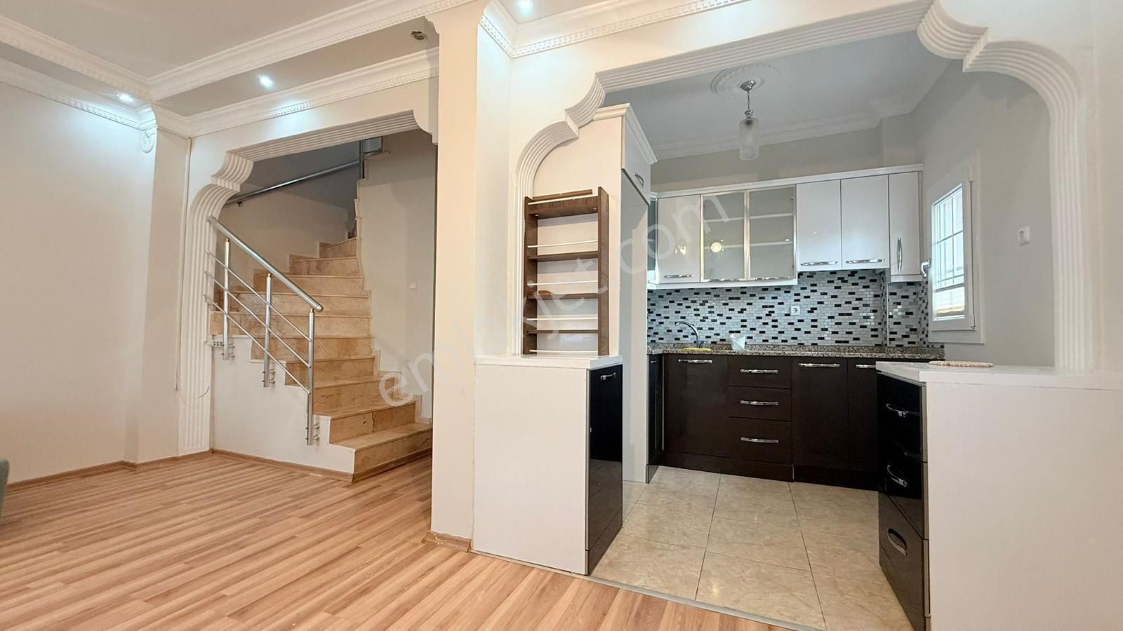 Didim Efeler Mah Site İçerisinde 3+1 Açık Mutfaklı Köşe Başı Trıplex Villamız Satışdadır - Görsel 20