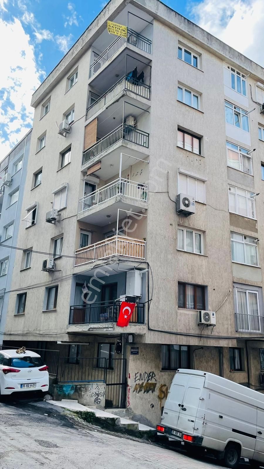 Doğanay Mahallesinde Köşe Konumda Fırsat 3+1 Daire!