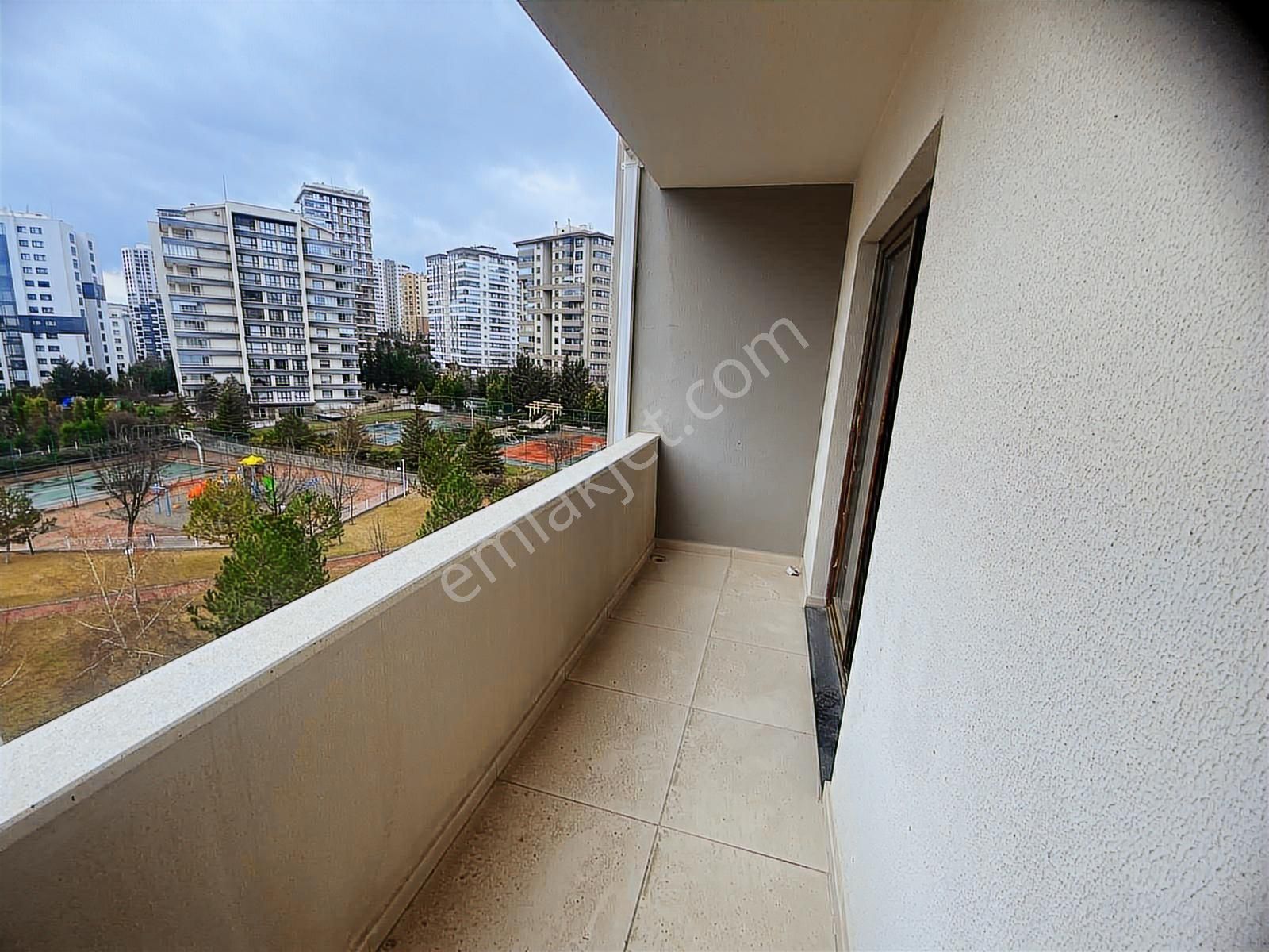 Alacaatlı Lotus Evleri Sitesinde Arakat Kiralık 4+1 Daire - Görsel 23