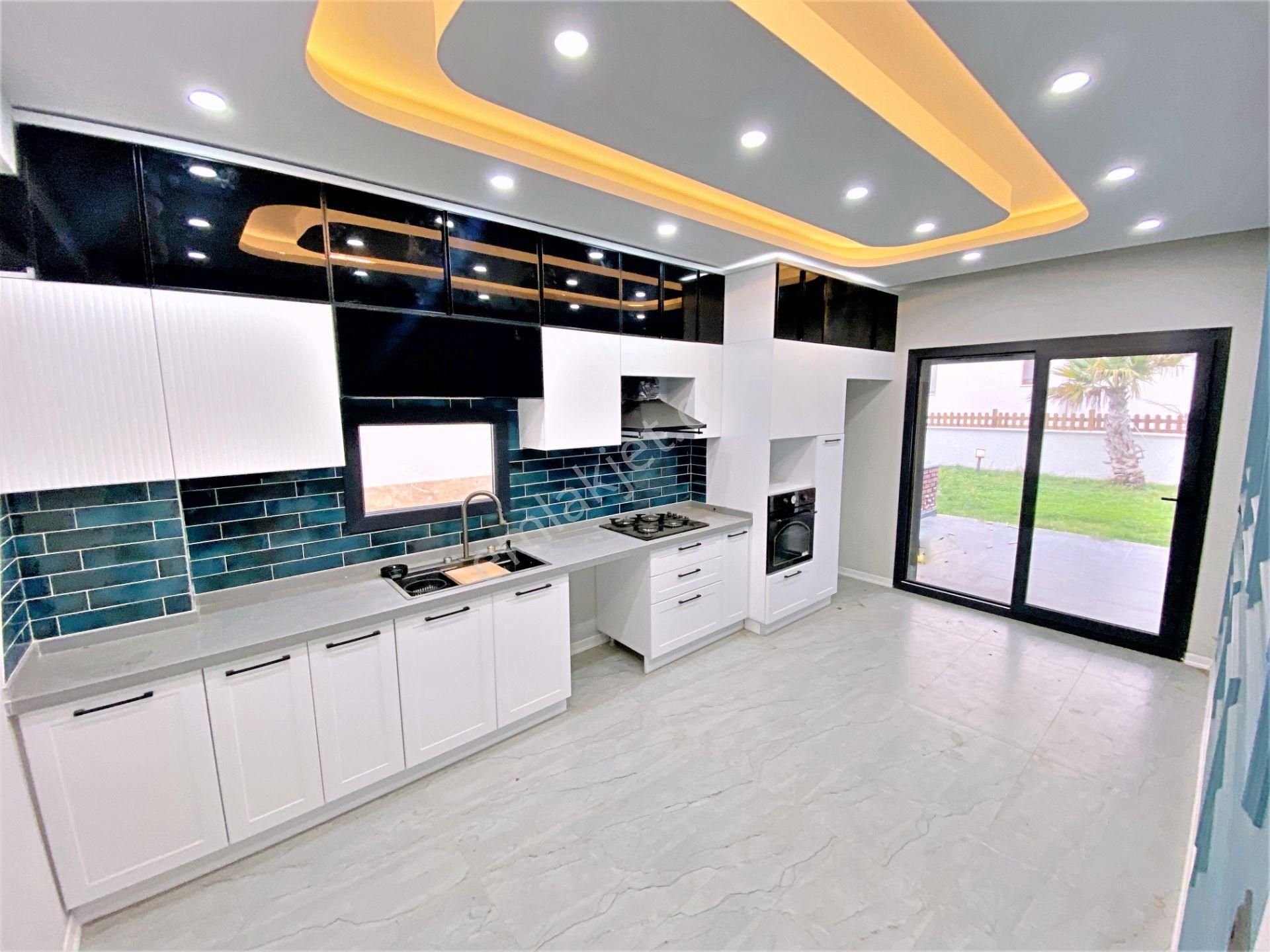 🌀gültaş Emlaktan Akçay Kızılkeçilide Satılık 4+1 Ultra Şık Tasarımlı Villa Sizleri Bekliyor - Görsel 2