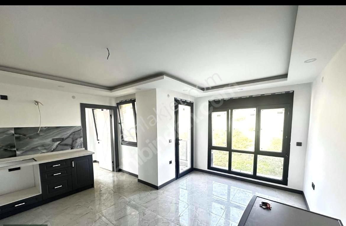 520 Gayrimenkulden Denize 50 M Sıfır Lüks 1+1 Satılık Daire