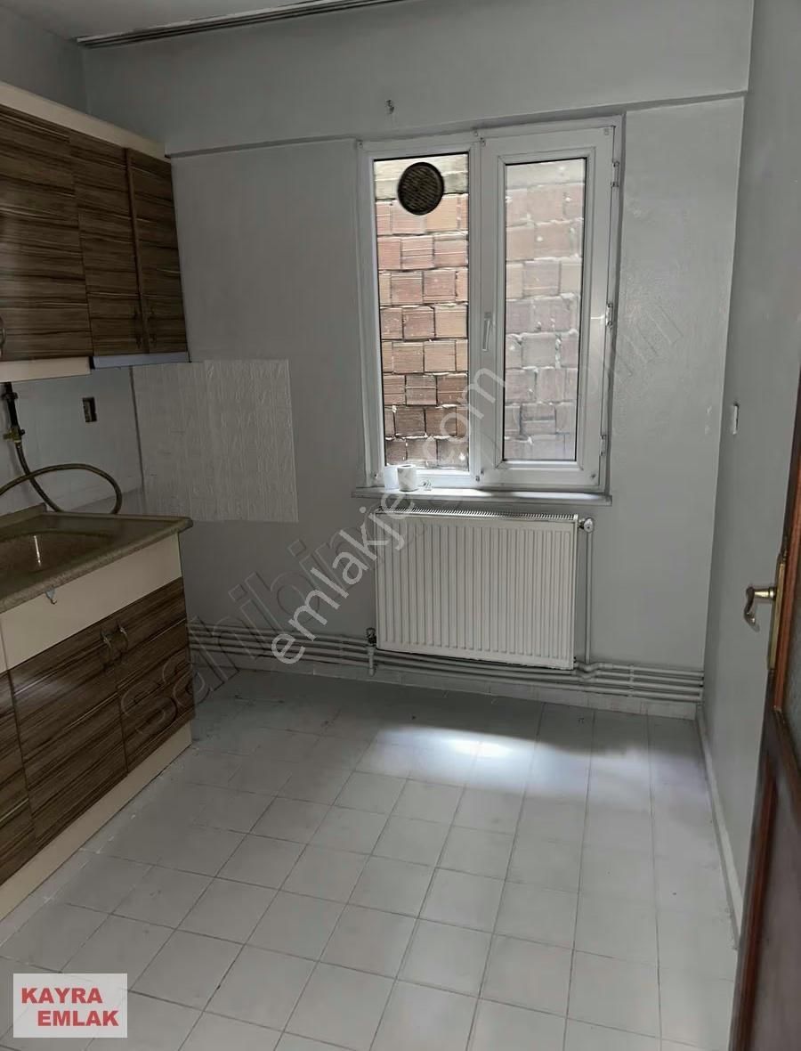 Şinasi Kurşun Caddesine Yakın Arakat Daire