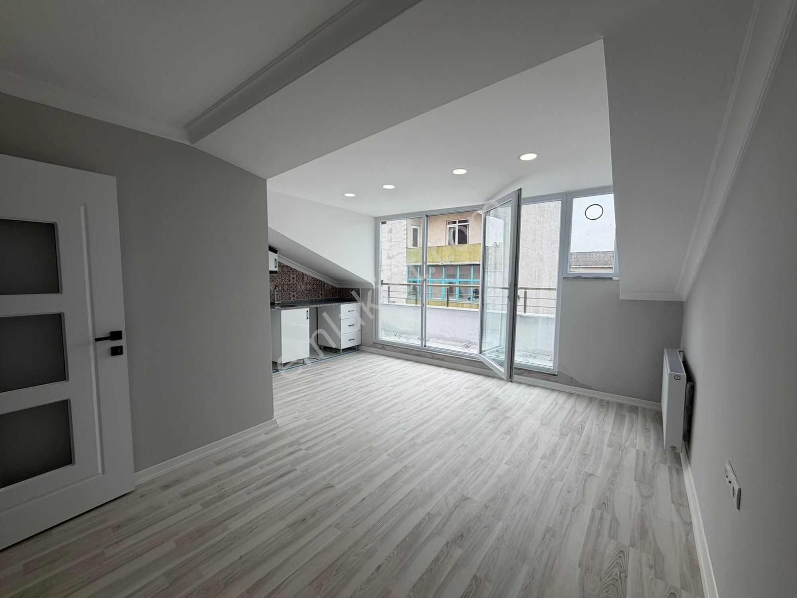 Önlü'den M.akif'de Merkezi Konum'da 3+3 Sıfır Kiralık Dublex - Görsel 27