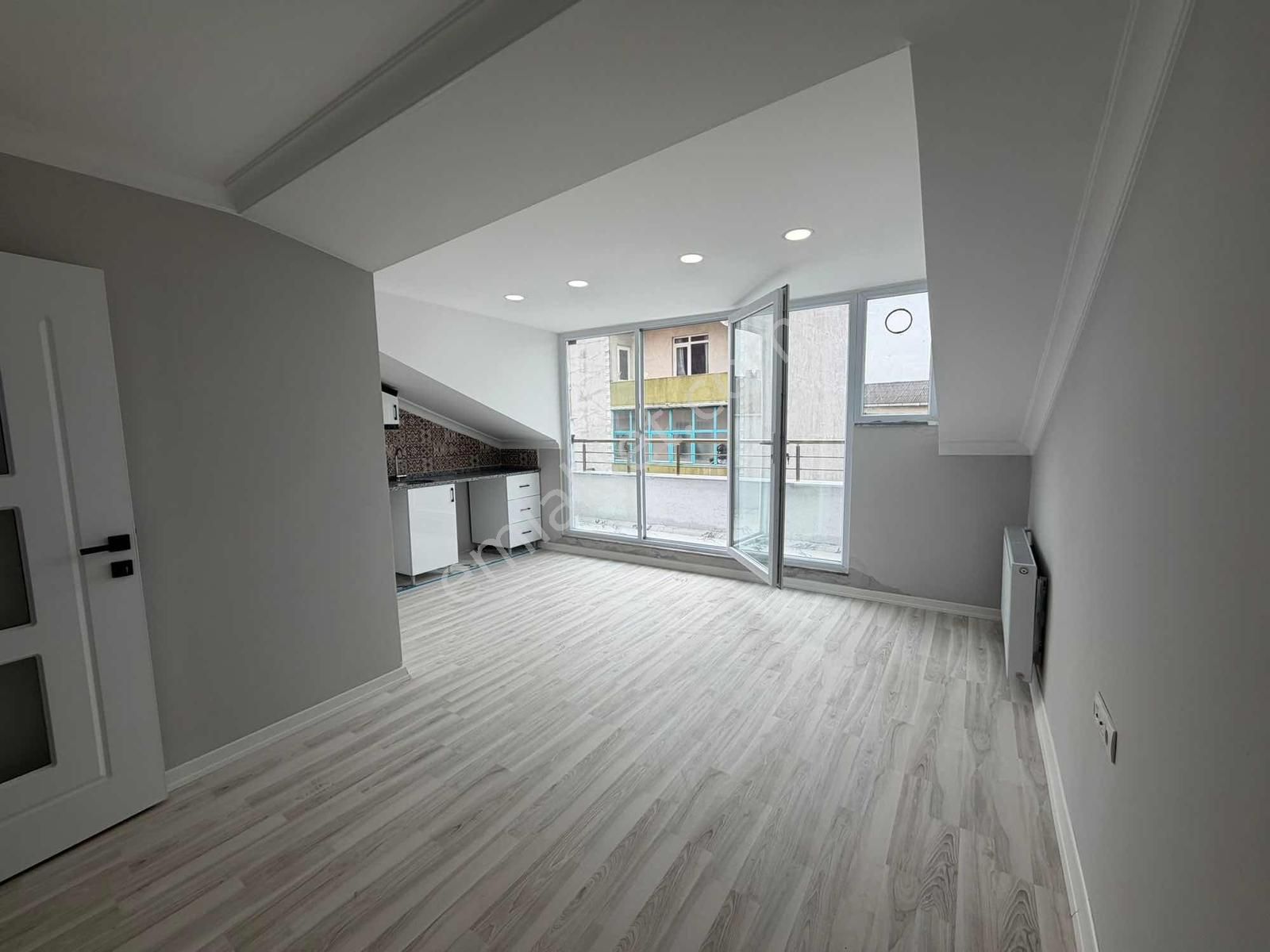 Önlü'den M.akif'de Merkezi Konum'da 3+3 Sıfır Kiralık Dublex - Görsel 5