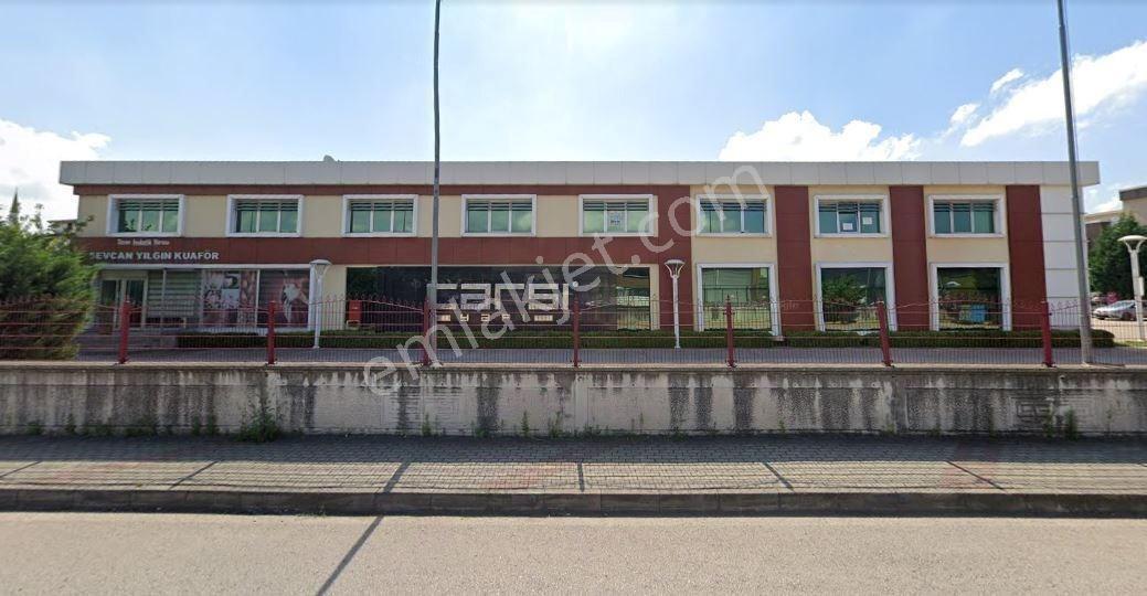 İzmit Çarşı Yapı Sitesinde 37 M² İki Bölmeli Kiralık Ofis