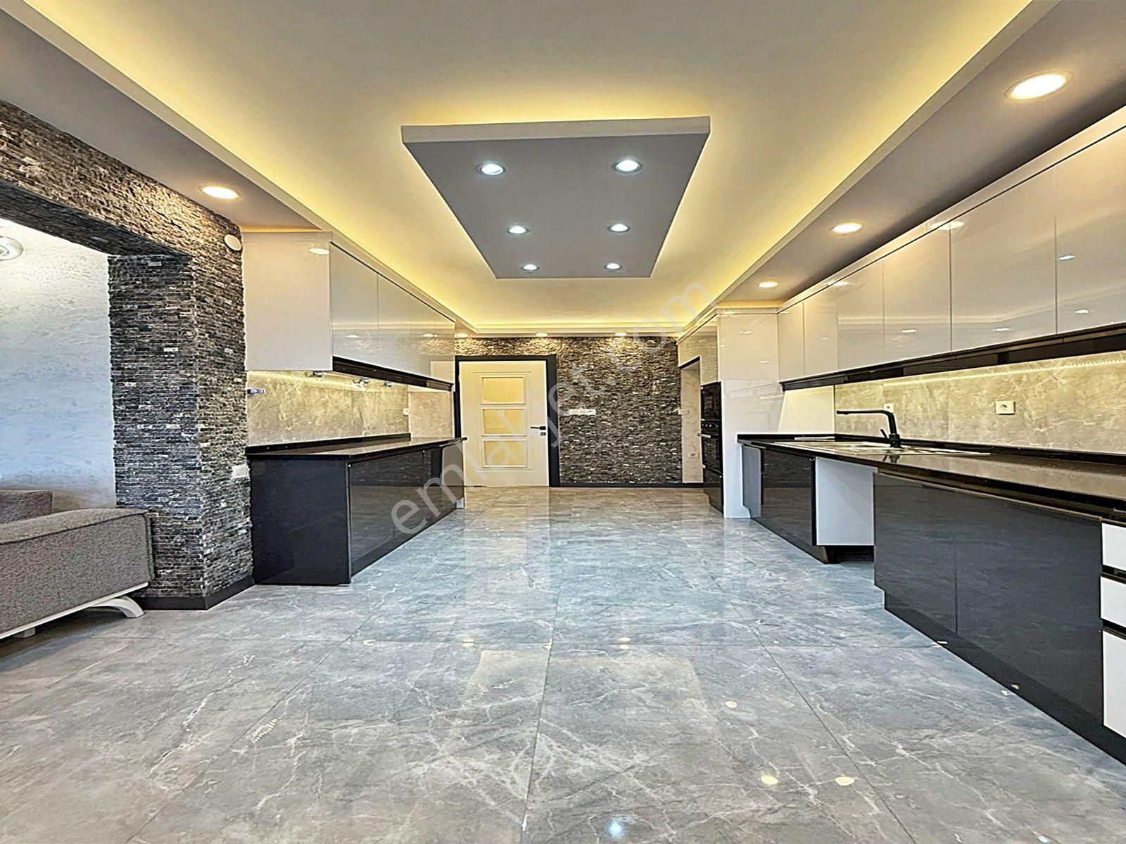 Beylikdüzünde Site İçinde Ultra Lüks Yapımlı 3+1 Satılık Daire !!! - Görsel 7