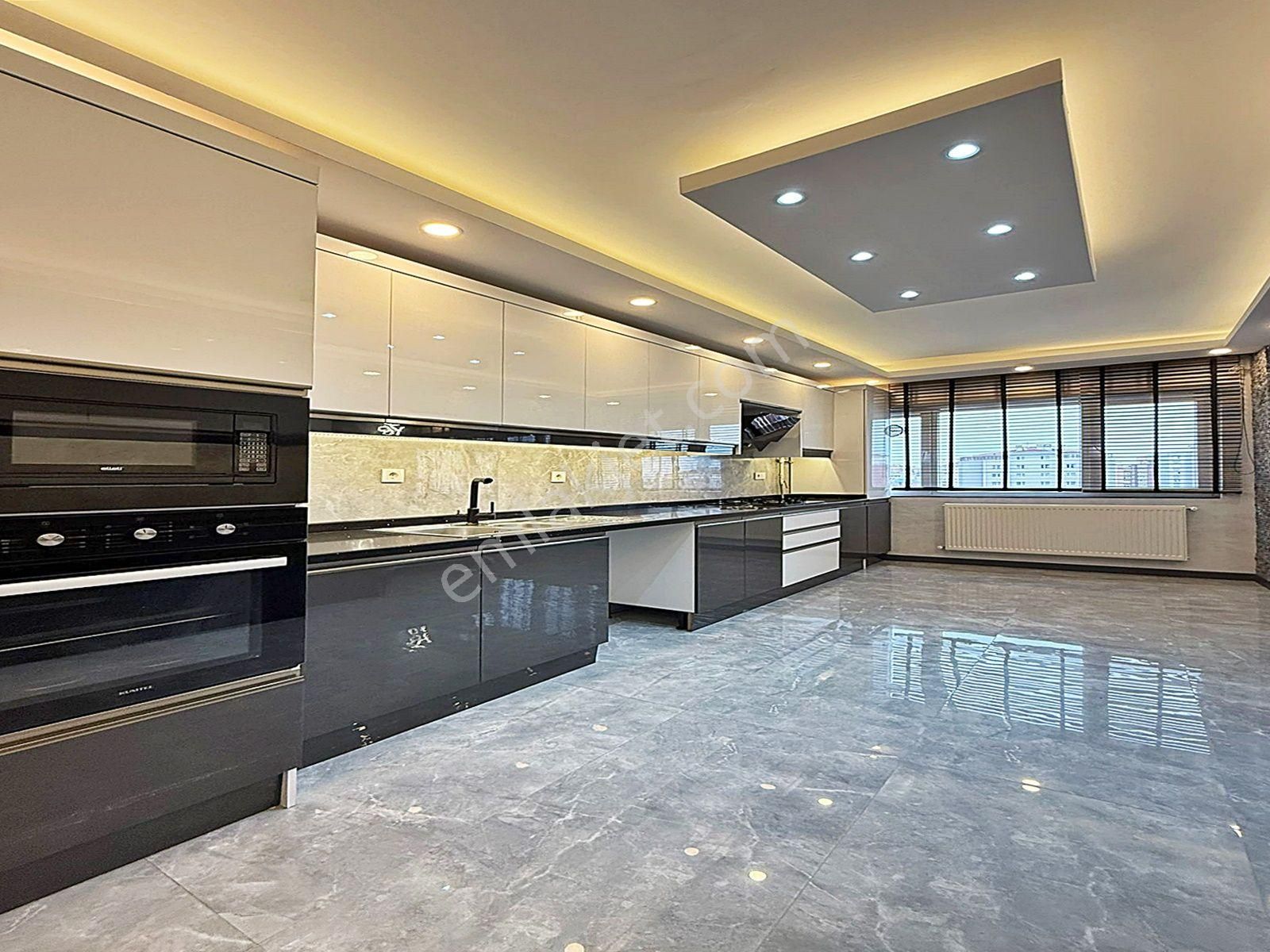 Beylikdüzünde Site İçinde Ultra Lüks Yapımlı 3+1 Satılık Daire !!! - Görsel 3