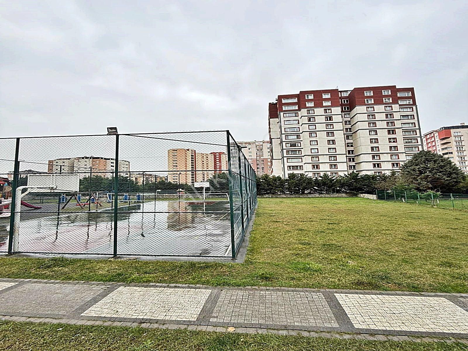 Beylikdüzünde Site İçinde Ultra Lüks Yapımlı 3+1 Satılık Daire !!! - Görsel 34