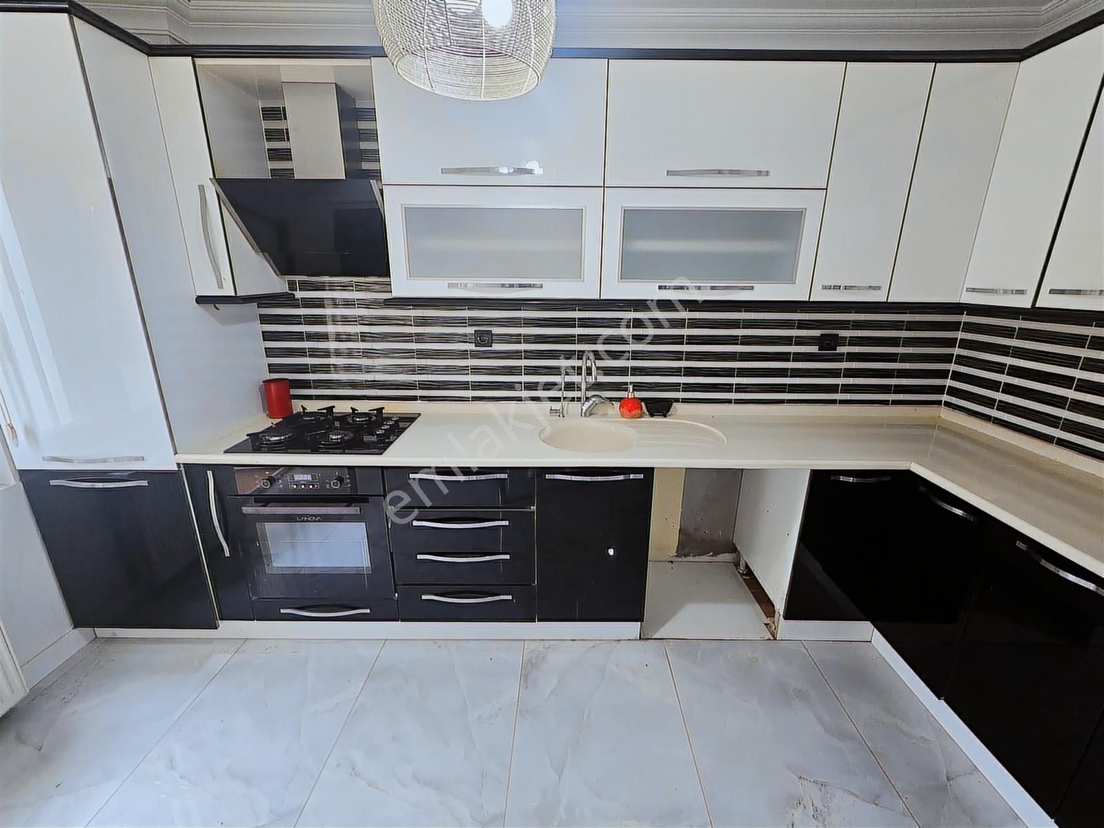 Tırpan'dan Hilalas Sit. İçerisinde 3+1 140m2 Kiralık Daire - Görsel 4