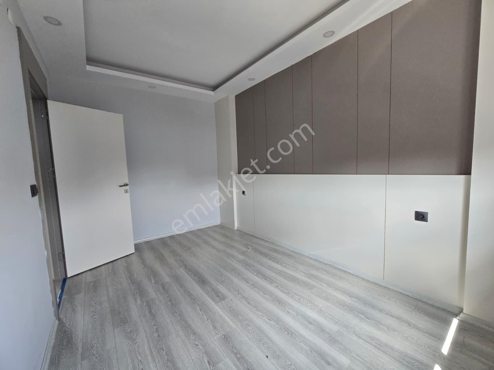 Göksu'da Havuzlu Lüx Sitede 1+1 Kiralık Daire - Görsel 5