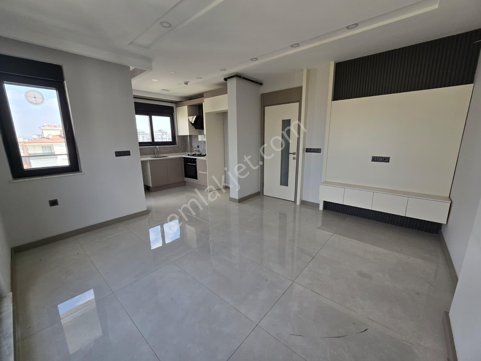 Göksu'da Havuzlu Lüx Sitede 1+1 Kiralık Daire - Görsel 13