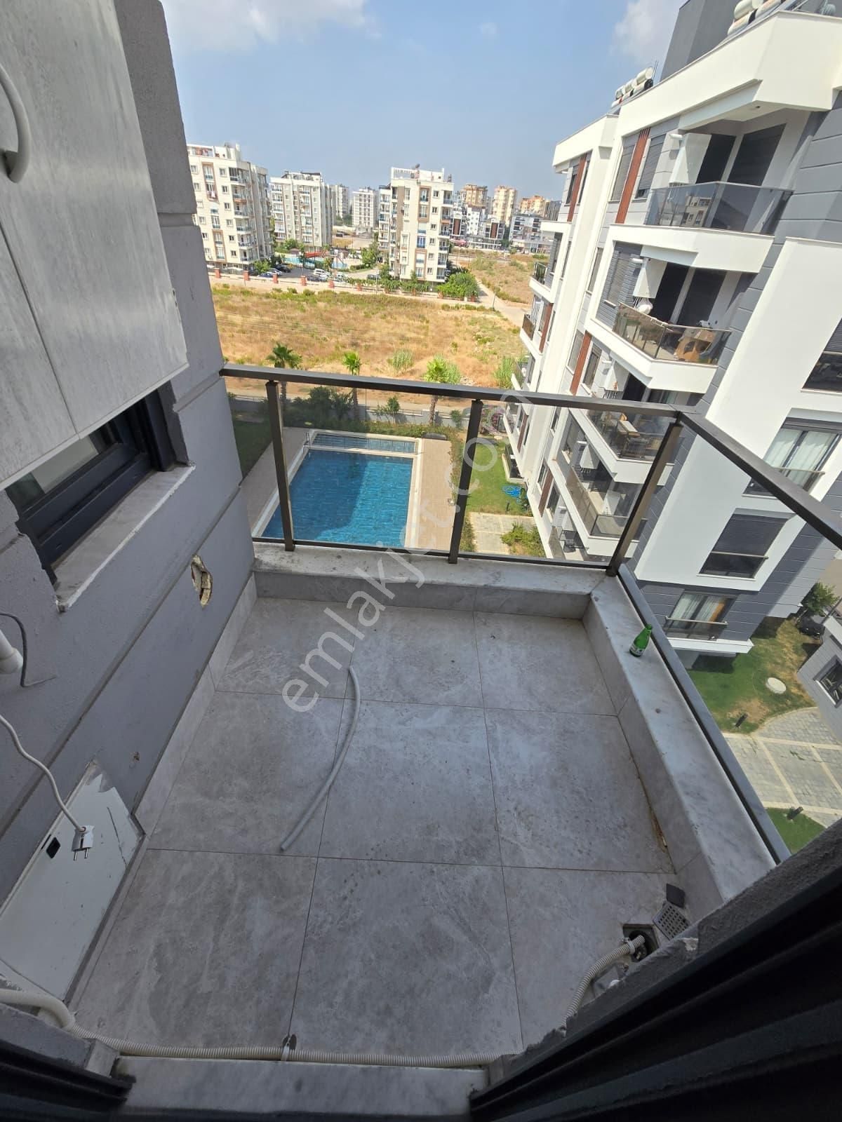 Göksu'da Havuzlu Lüx Sitede 1+1 Kiralık Daire - Görsel 7