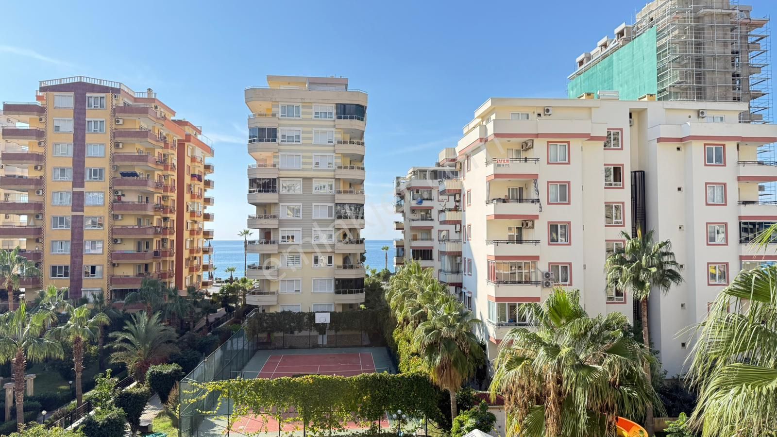 Denize Sıfır Site İçi Satılık 2+1