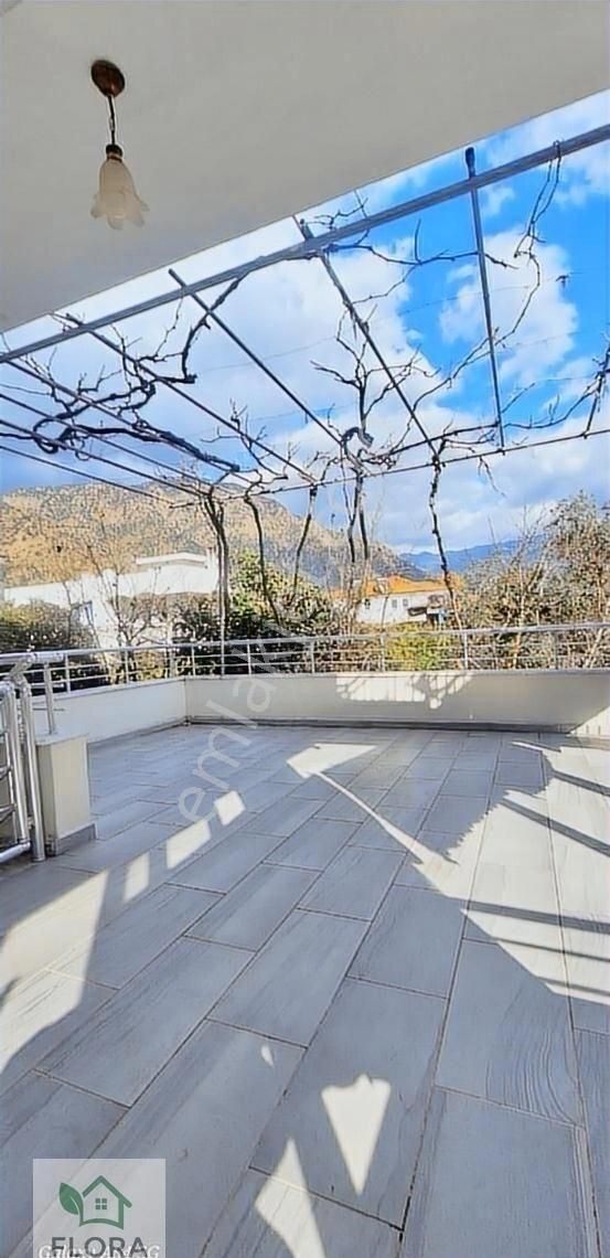 Geniş Balkonlu Kiralık Daire - Görsel 12