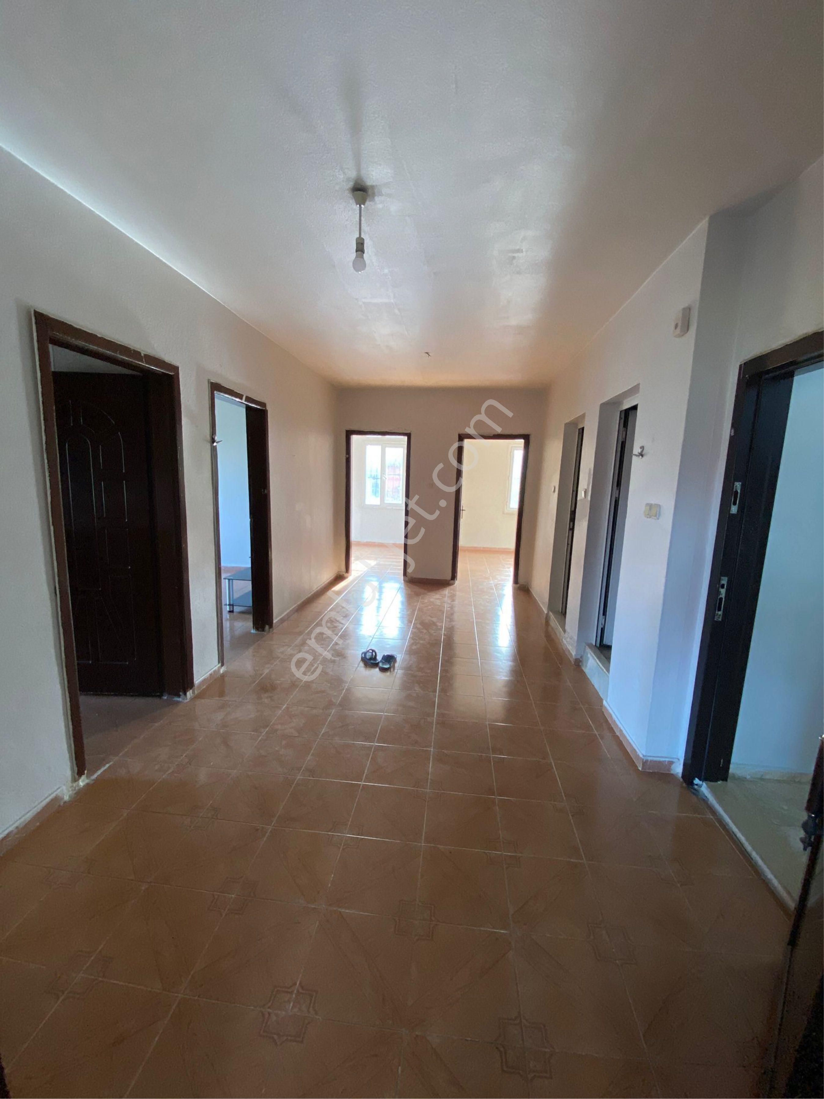 Yeşiloba’da Merkezi Konum! Devlet Hastanesi Yakını 3+1 Müstakil Ev Kiralık - Görsel 4