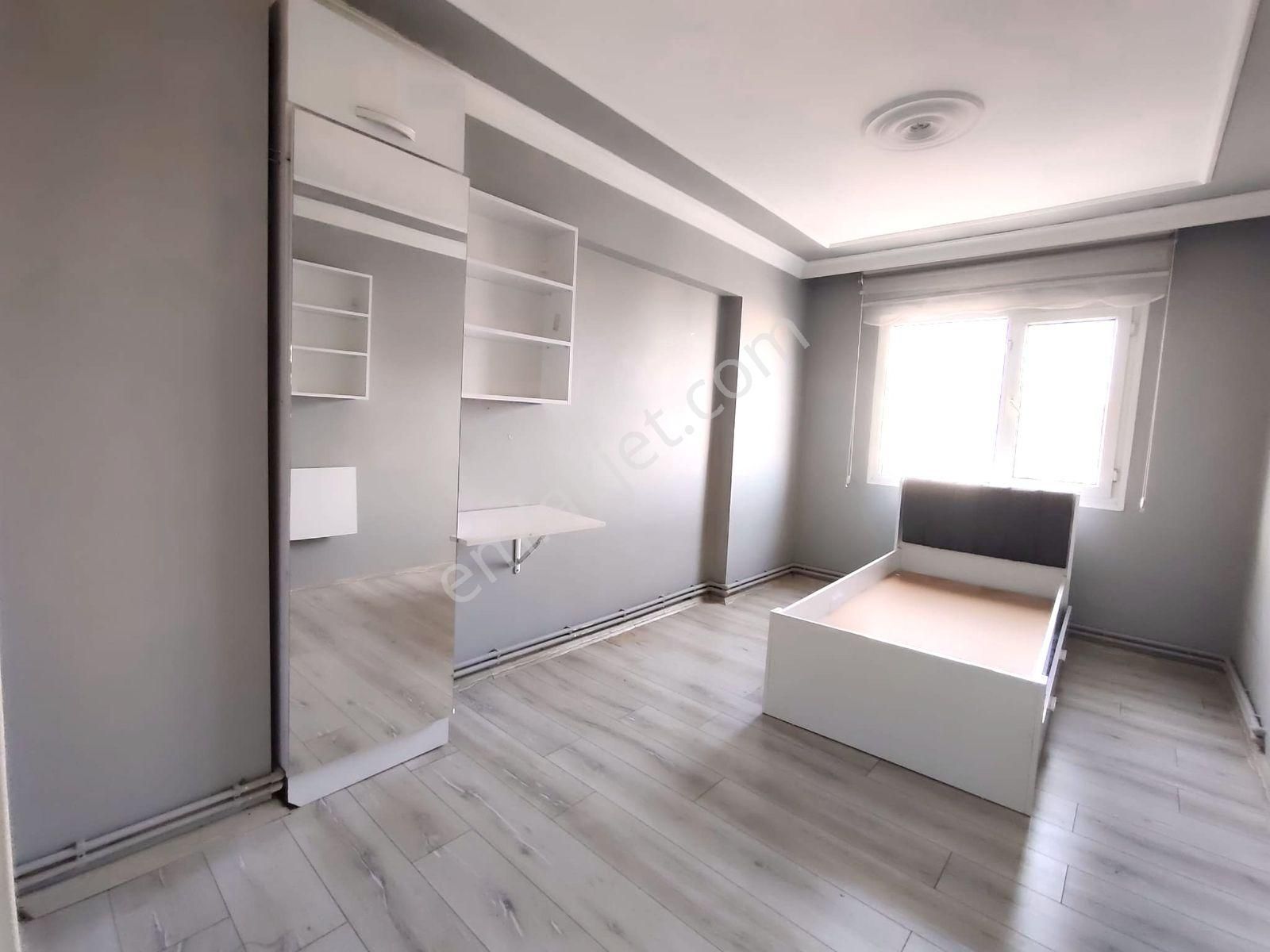 Başkut'tan Çiğli-atatürk Mah.de Kiralık 3+1 Daire