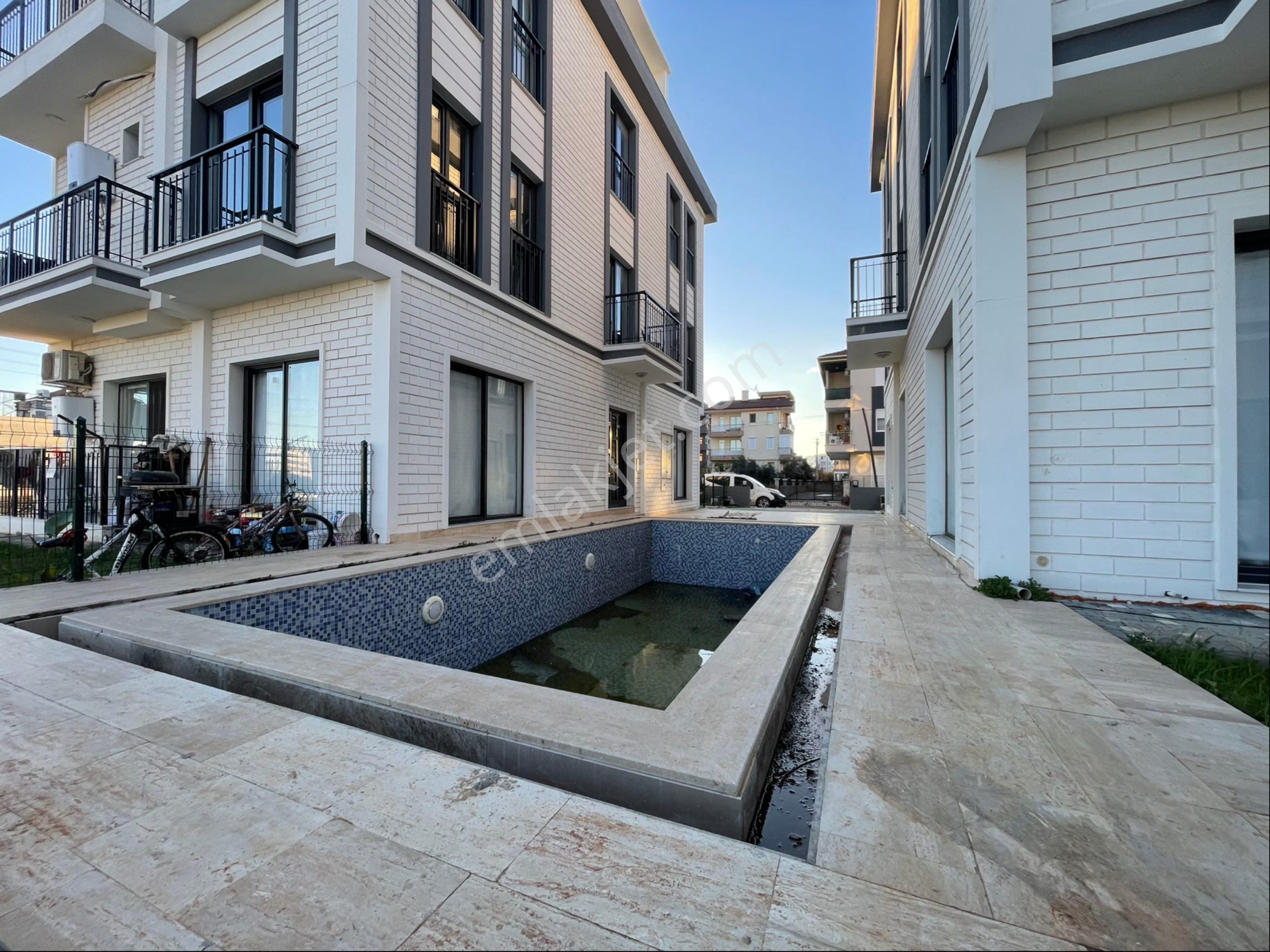 Realty World Anka’dan Havuzlu Bahçe Katı Müstakil Girişli 2+1 - Görsel 15