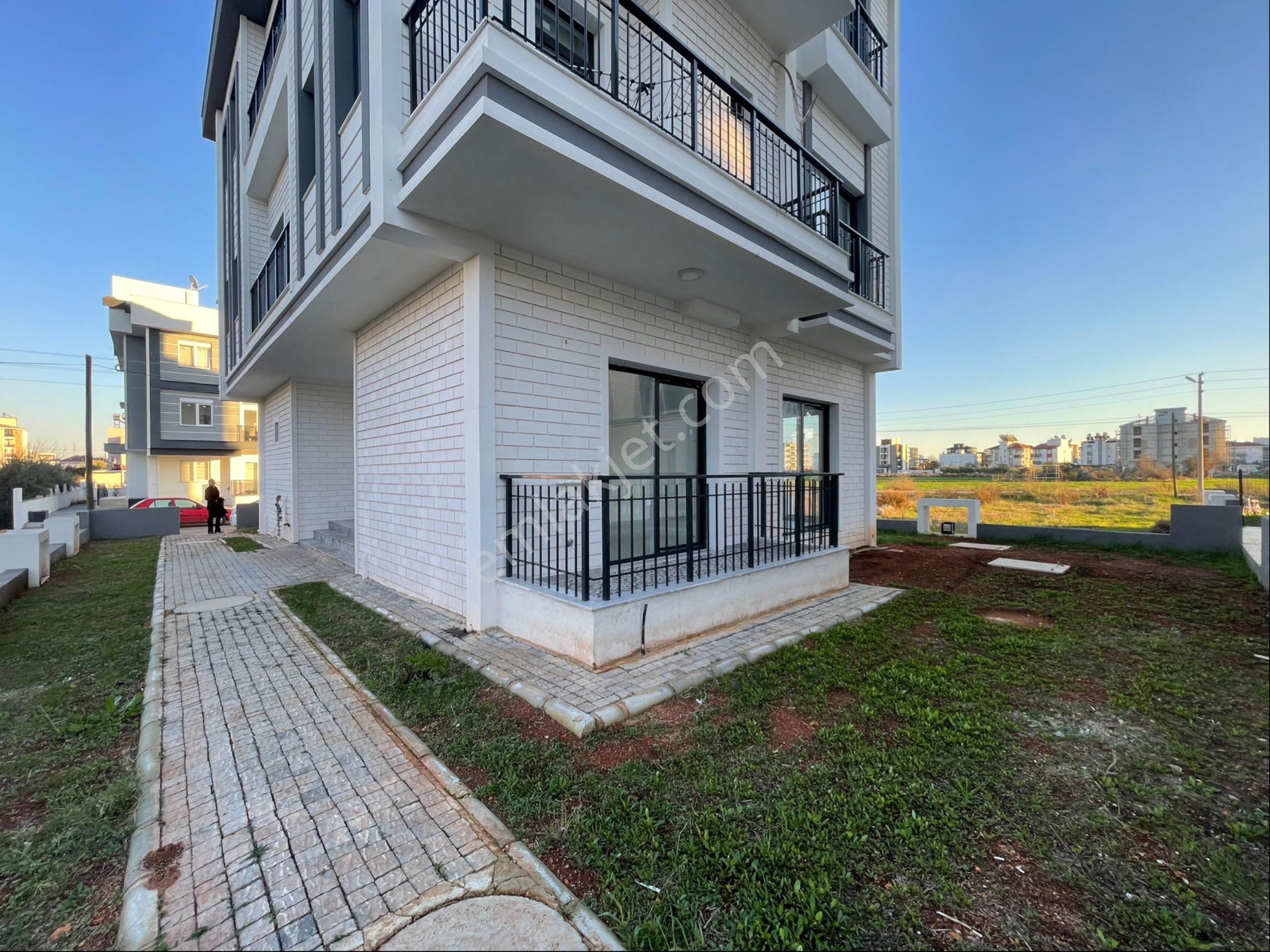 Realty World Anka’dan Havuzlu Bahçe Katı Müstakil Girişli 2+1 - Görsel 14