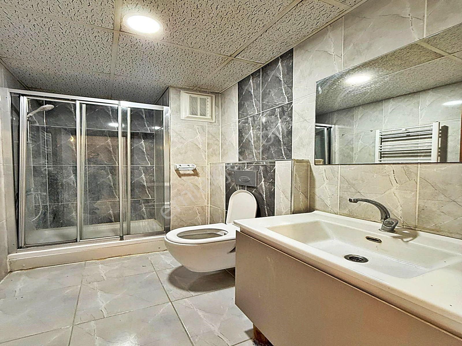 Metrobüse Çok Yakın ! Havuzlu Güvenlikli Site İçinde 1+1 Lüks Daire !!! - Görsel 22