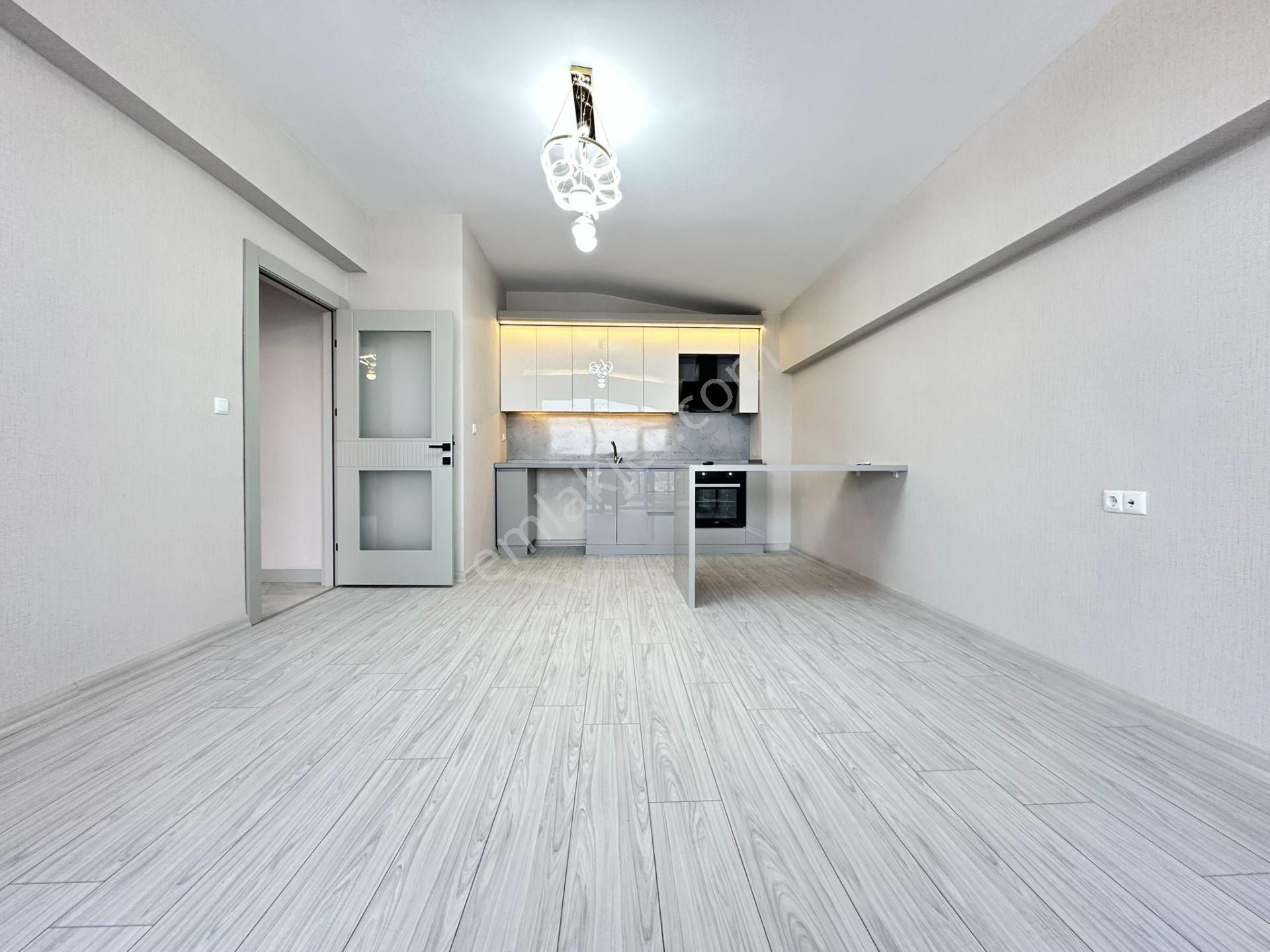 Pursaklar Mehmet Zengin Emlak'tan Otoparklı 3 Banyolu 2 Mutfaklı 3.kat Dubleks Daire - Görsel 13