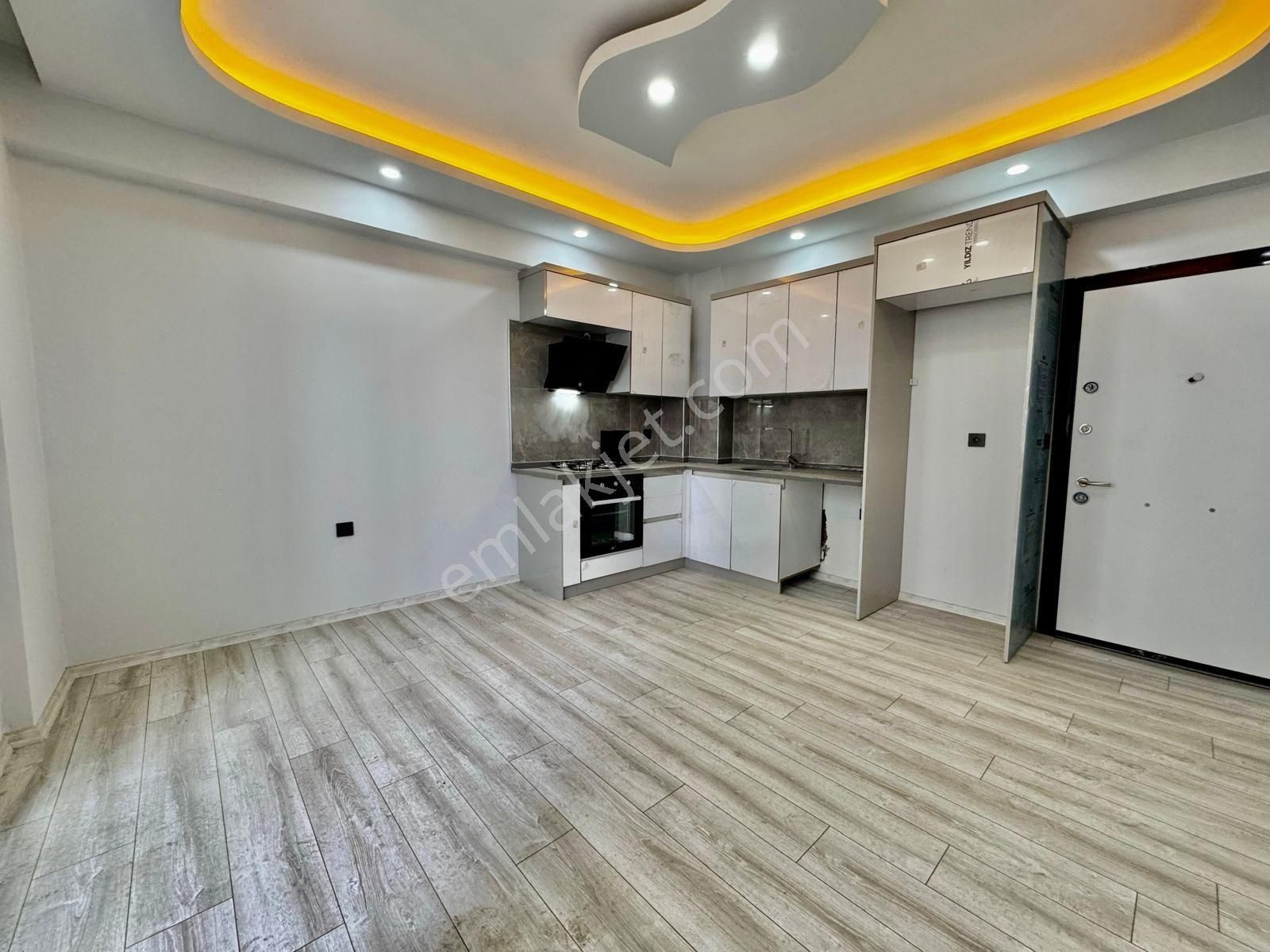 ▓zeytinli Gayrimenkul'den Emsalsiz Konum & Denize 1 Sokak 1+1 Satılık Daire