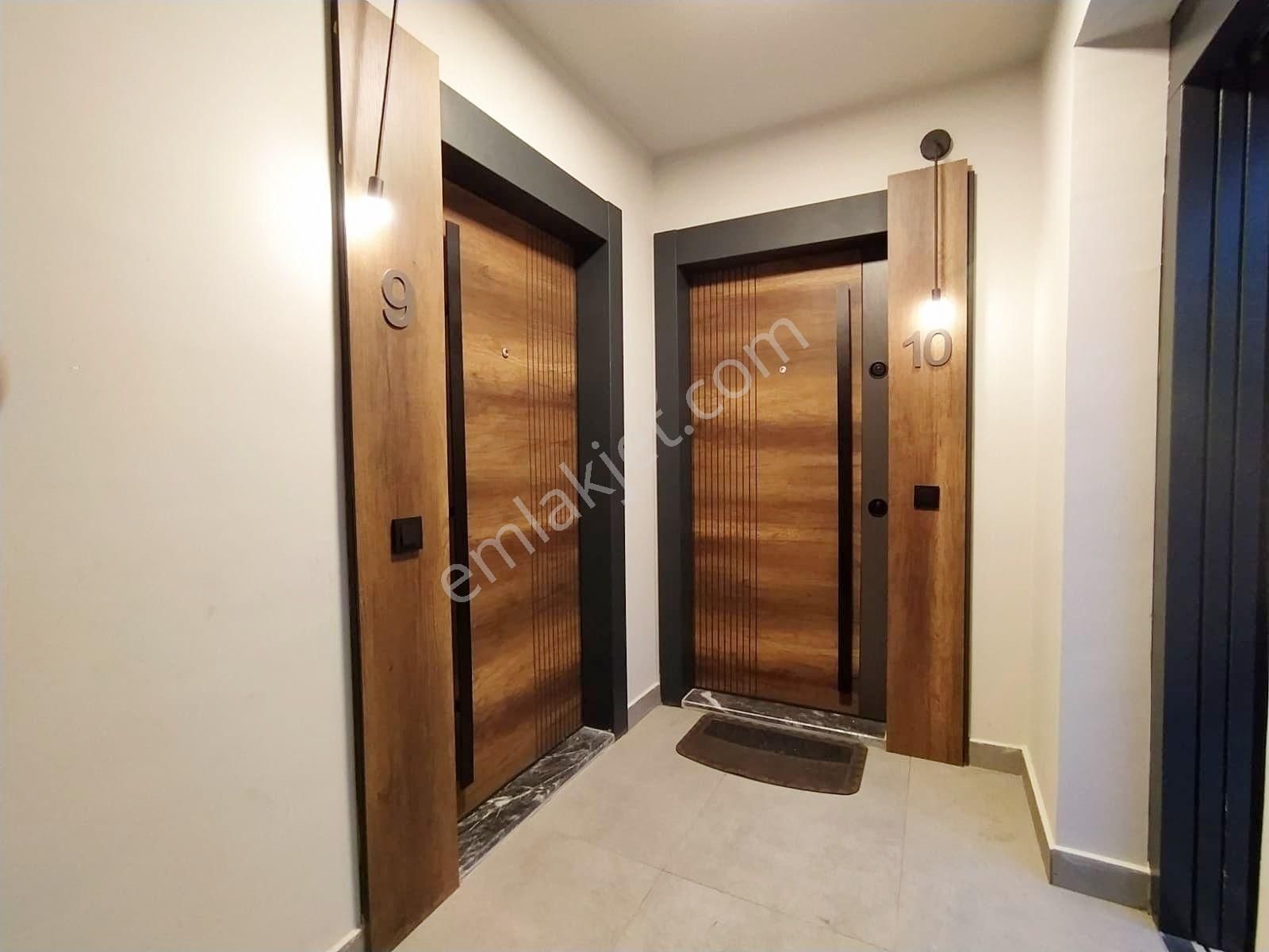 ░_*arcıty*_░den Çeşmeli'de 1+1 Ultra Lüks Site İçi+park+havuz - Görsel 3