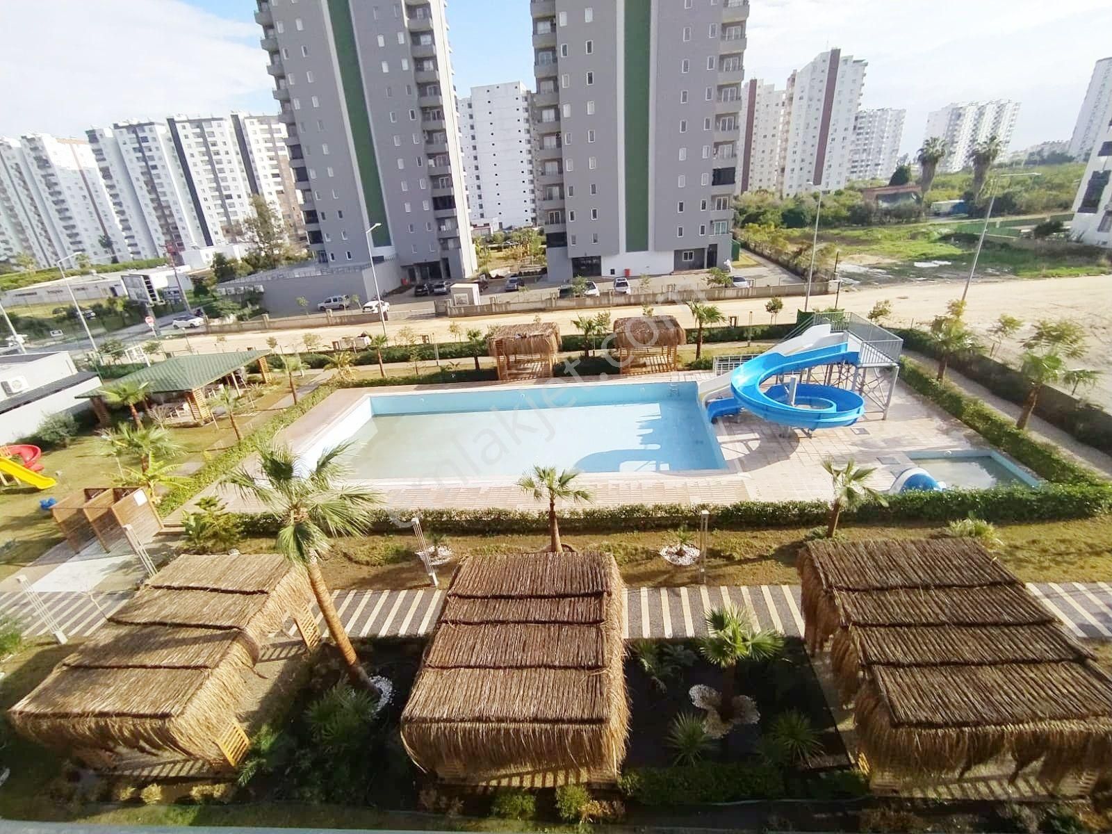 ░_*arcıty*_░den Çeşmeli'de 1+1 Ultra Lüks Site İçi+park+havuz - Görsel 9