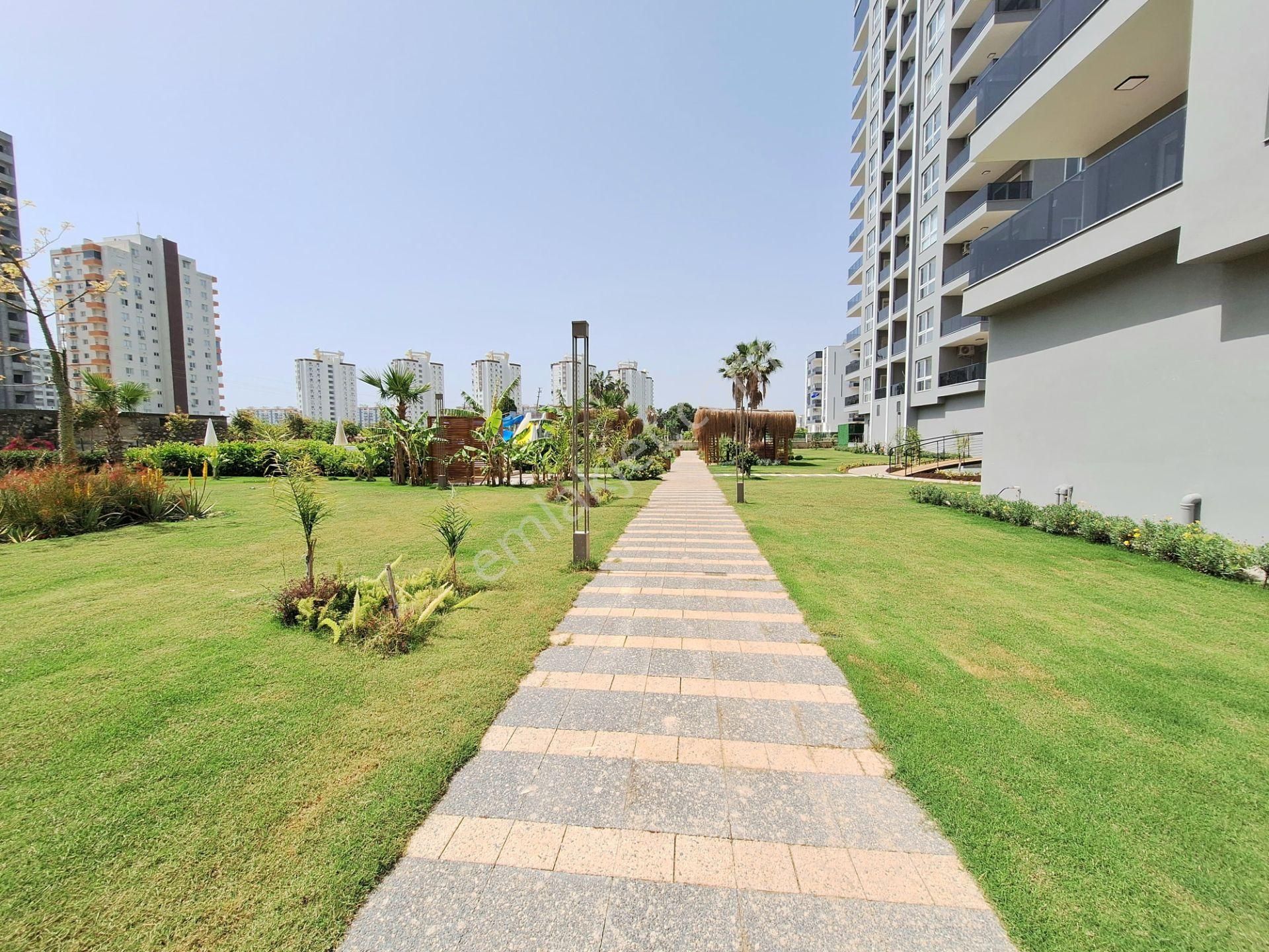 ░_*arcıty*_░den Çeşmeli'de 1+1 Ultra Lüks Site İçi+park+havuz - Görsel 24