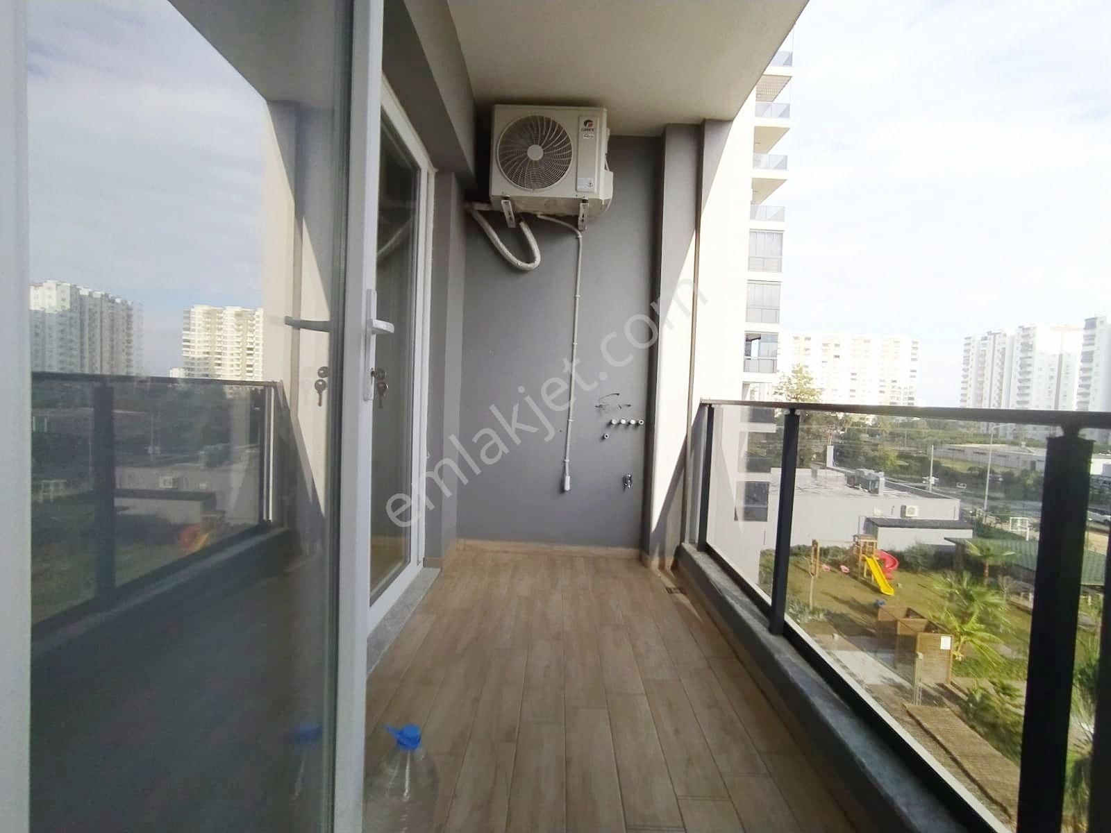 ░_*arcıty*_░den Çeşmeli'de 1+1 Ultra Lüks Site İçi+park+havuz - Görsel 8