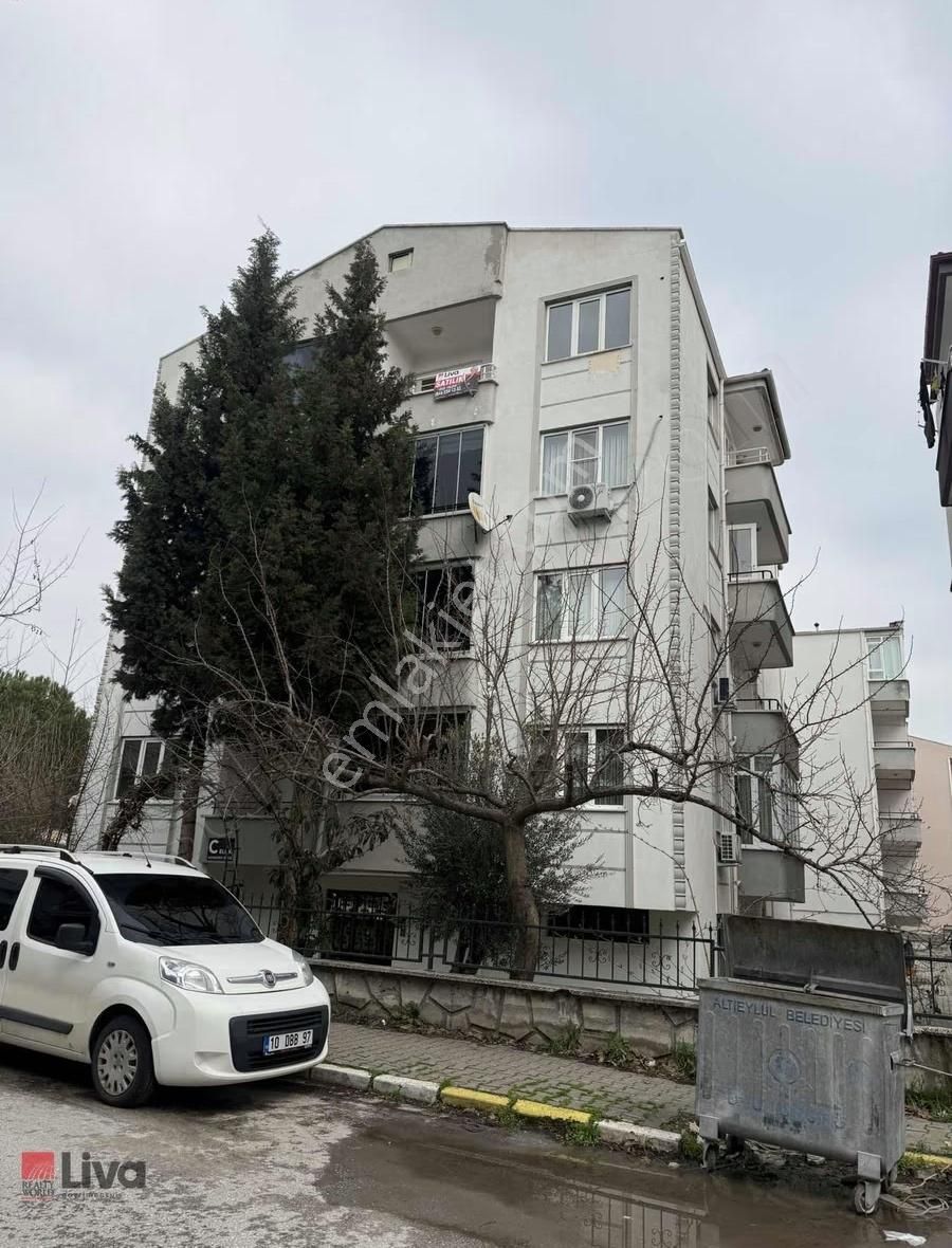 Liva'dan Bahçelievler'de Muhteşem Konumda Satılık 3+1 Daire - Görsel 18