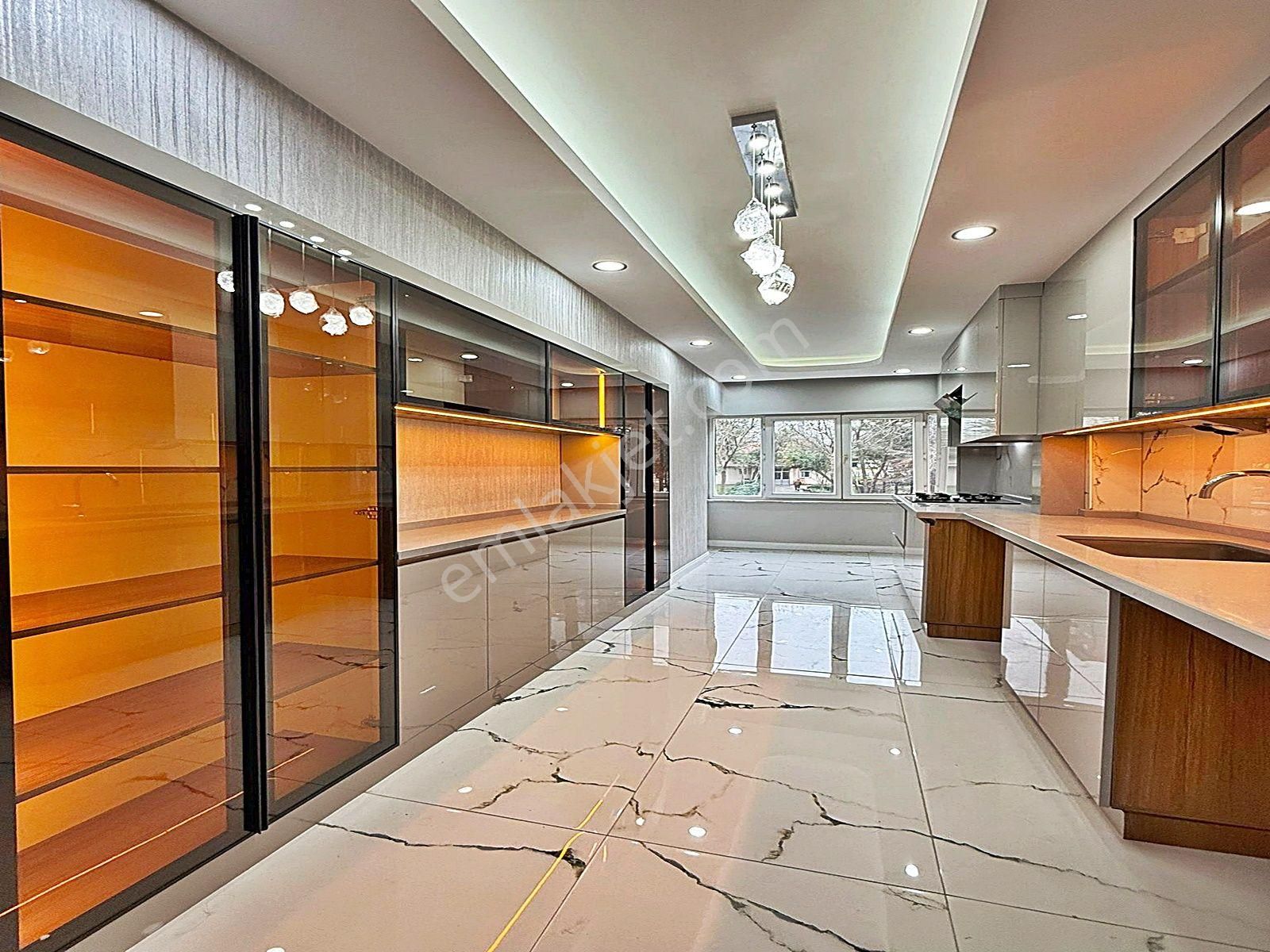 Beylikdüzü Barış Mahallesi'de Site İçinde 2+1 Ultra Lüks Daire !!! - Görsel 7