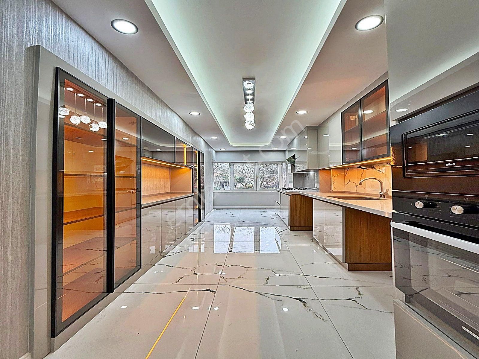 Beylikdüzü Barış Mahallesi'de Site İçinde 2+1 Ultra Lüks Daire !!! - Görsel 2