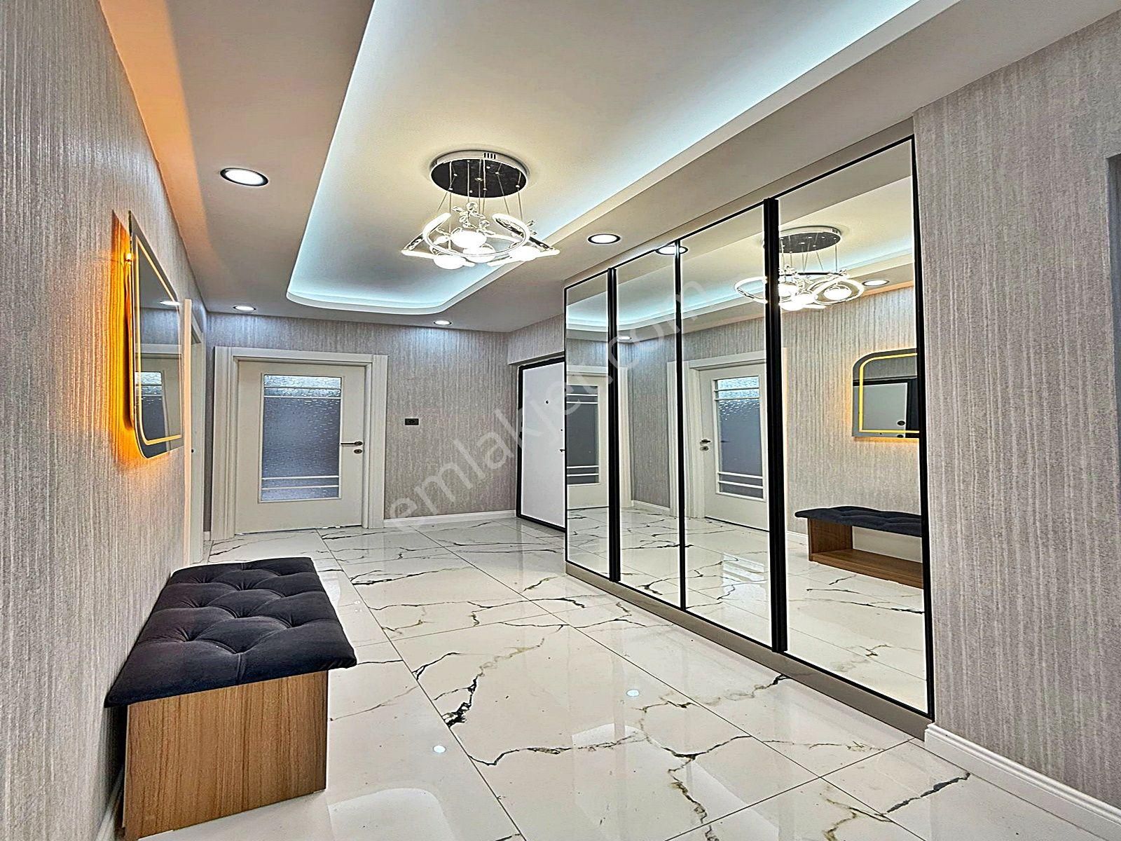 Beylikdüzü Barış Mahallesi'de Site İçinde 2+1 Ultra Lüks Daire !!!