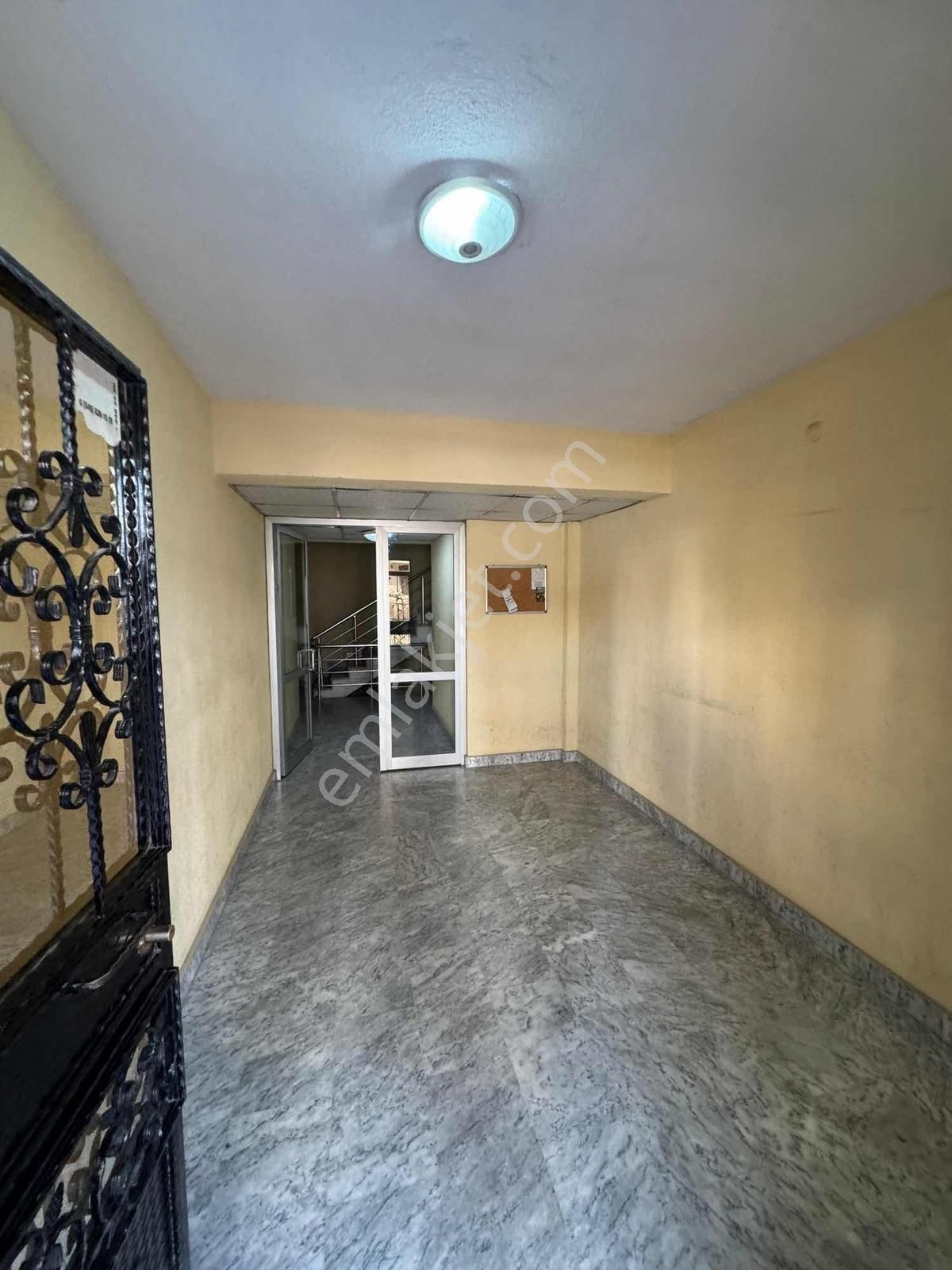 Konya Meram Uluırmak 2+1 Arakat Geniş Daire Asansörlü Bakımlı - Görsel 22