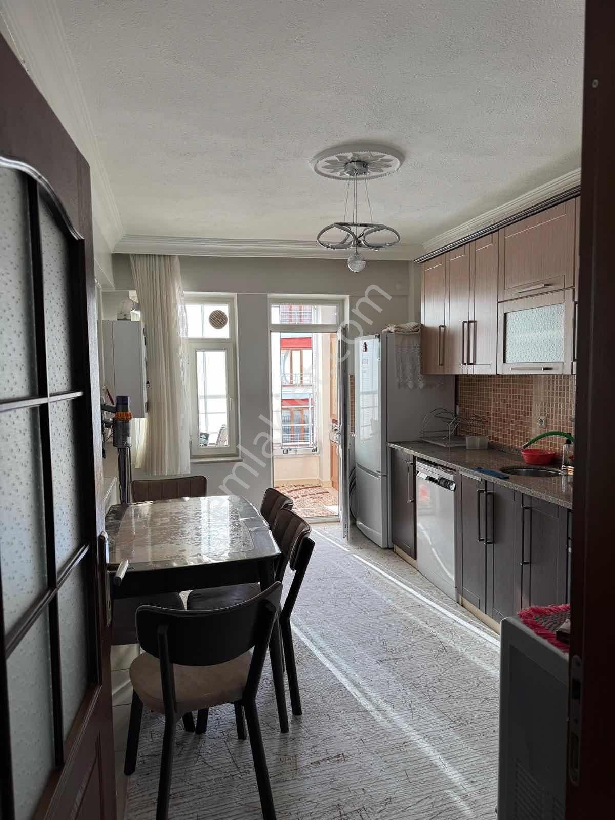 Konya Meram Uluırmak 2+1 Arakat Geniş Daire Asansörlü Bakımlı - Görsel 4