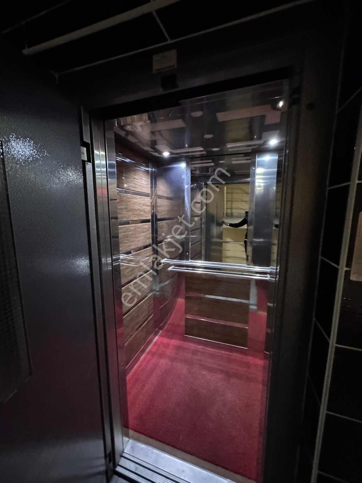 Konya Meram Uluırmak 2+1 Arakat Geniş Daire Asansörlü Bakımlı - Görsel 8